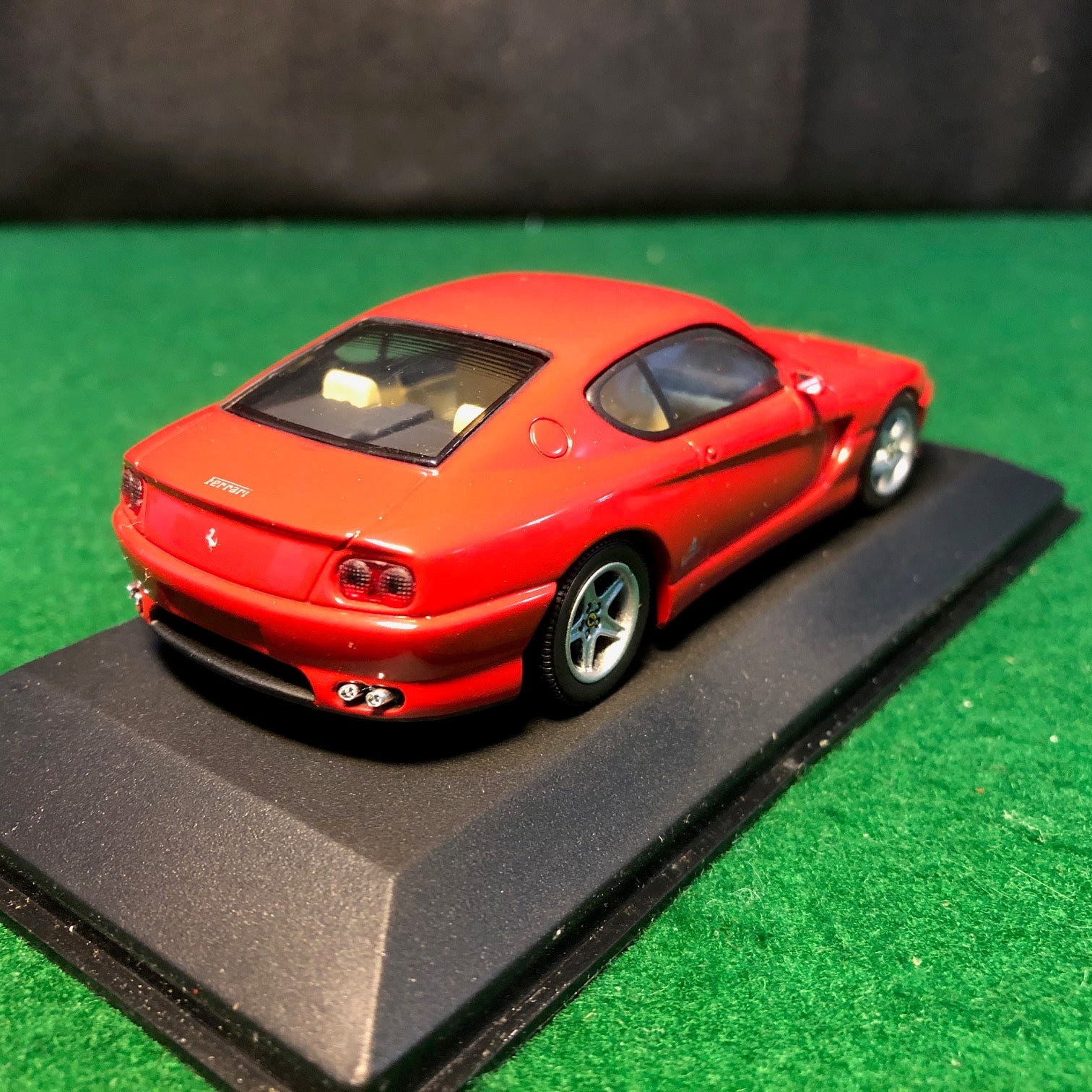 Ferrari 456 GT Red by Minichamps 1:43 (072400)