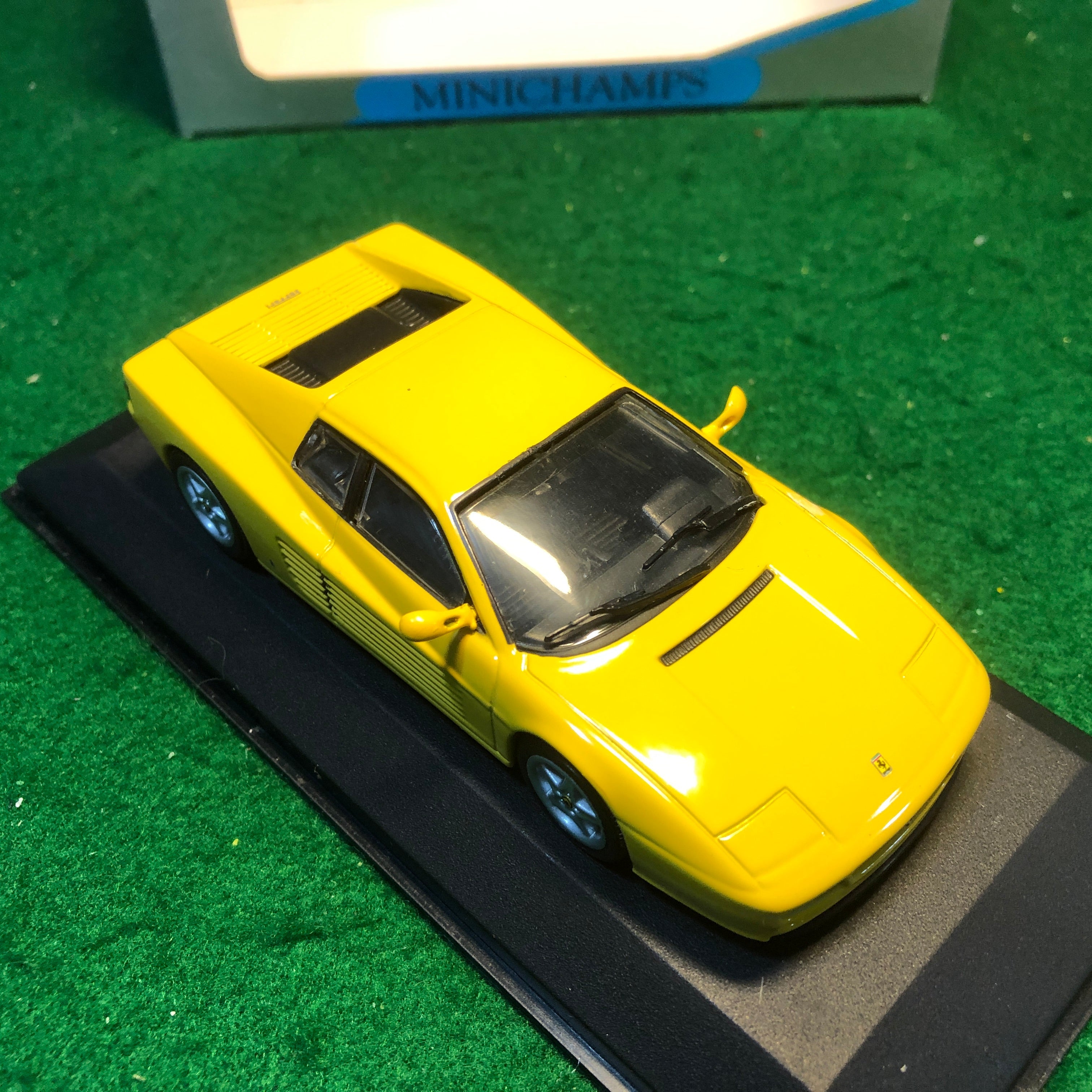 Ferrari 512 TR Yellow by Minichamps 1:43 (072501) - Petrolicious