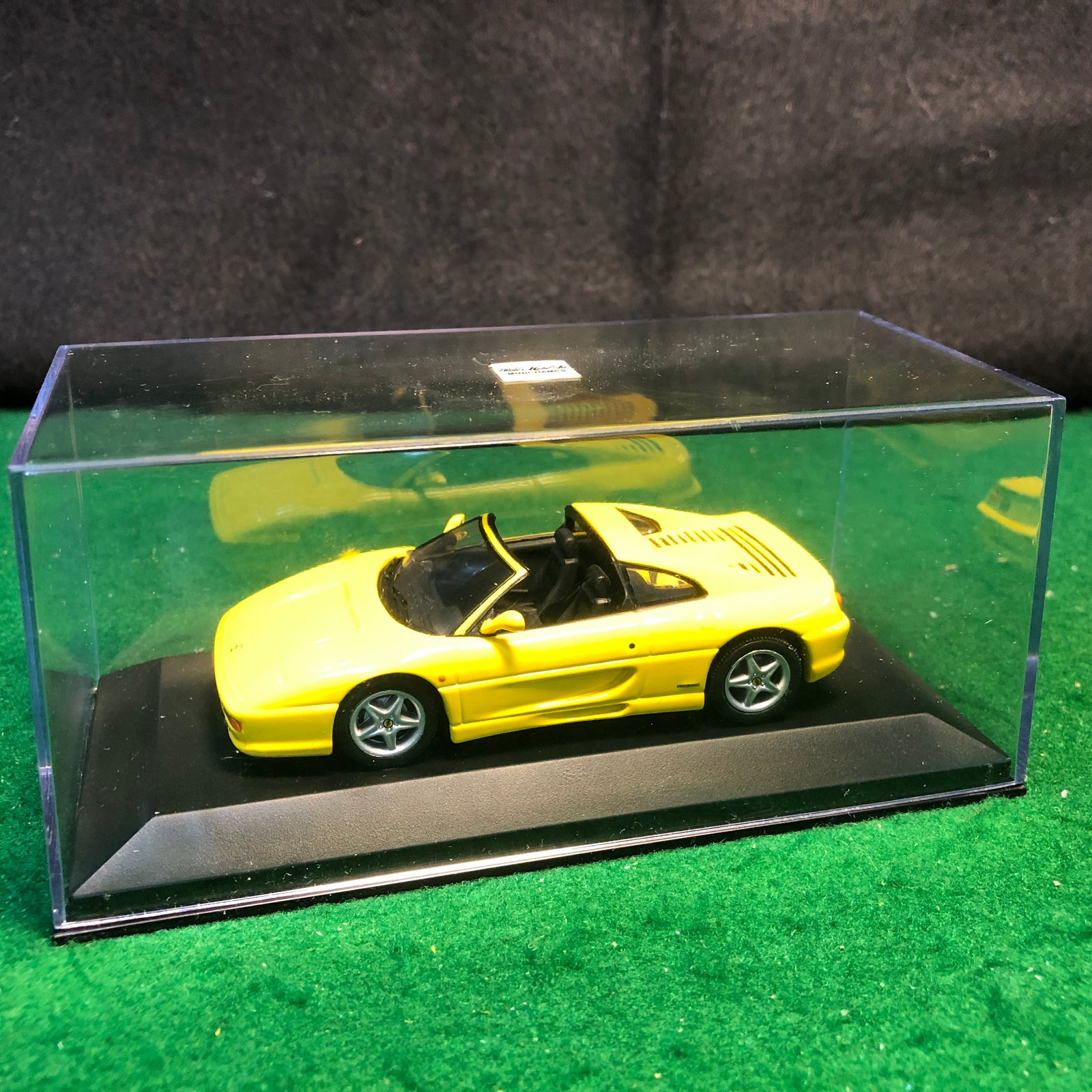 Ferrari F355 Targa Yellow by Minichamps 1:43 (074051)