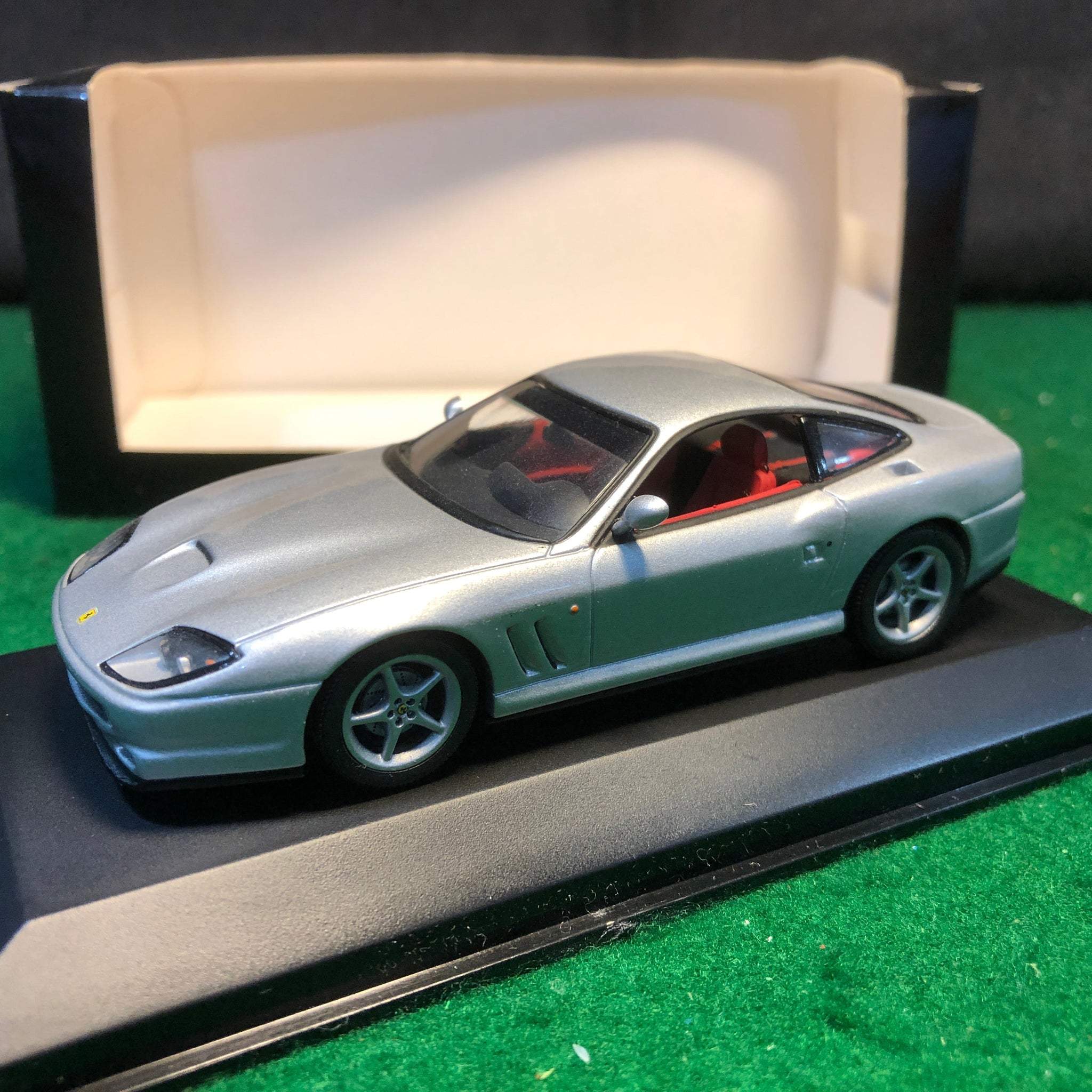 Ferrari 550 Maranello Silver by Minichamps 1:43 (076021)