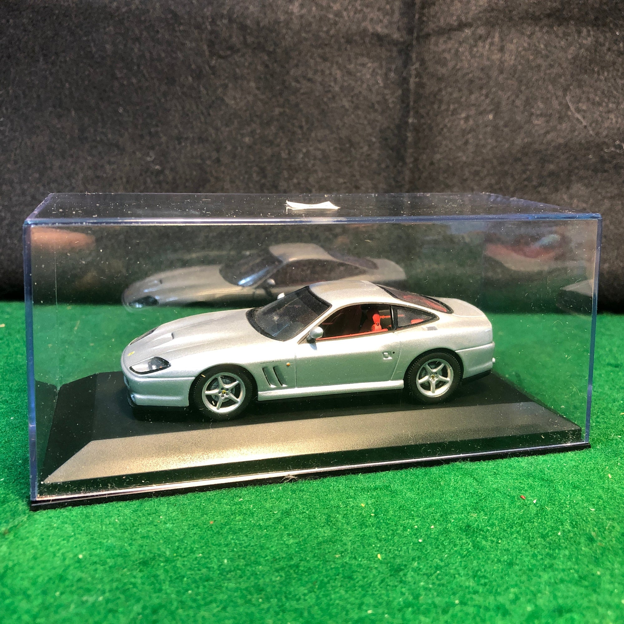Ferrari 550 Maranello Silver by Minichamps 1:43 (076021)