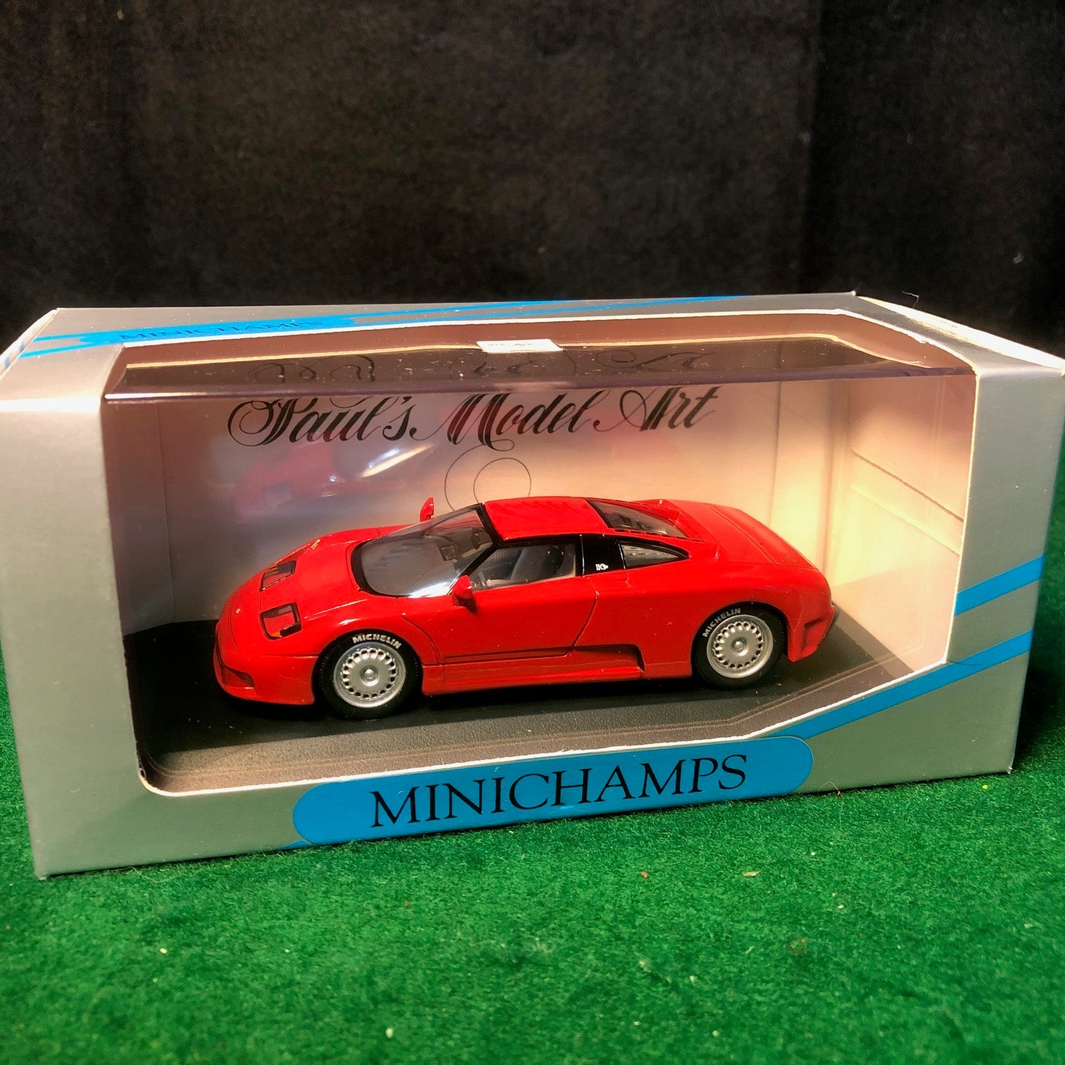 Bugatti EB 110 Red by Minichamps 1:43 (102112) - Petrolicious