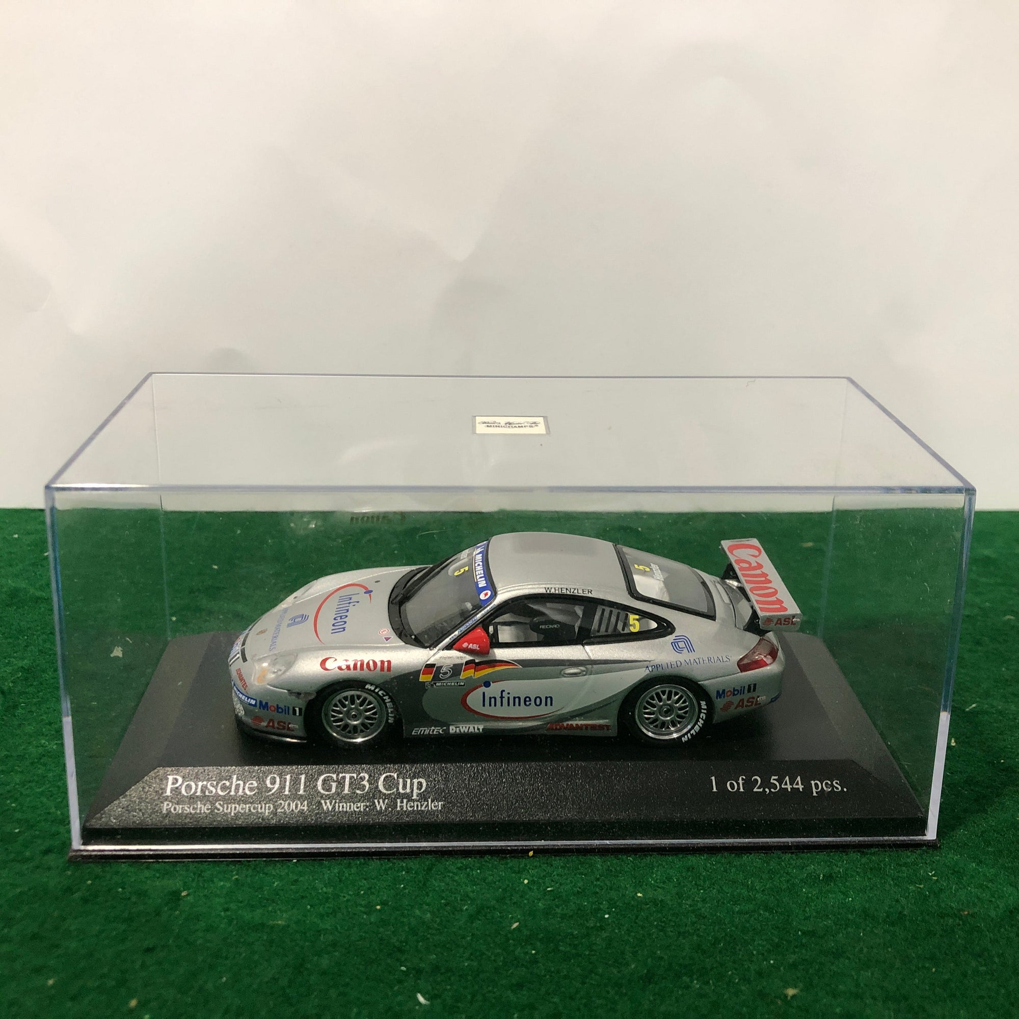 Porsche 911 GT3 Cup 2004 Supercup N 5 Team Farnbacher by Minichamps 1:43 (400046205)