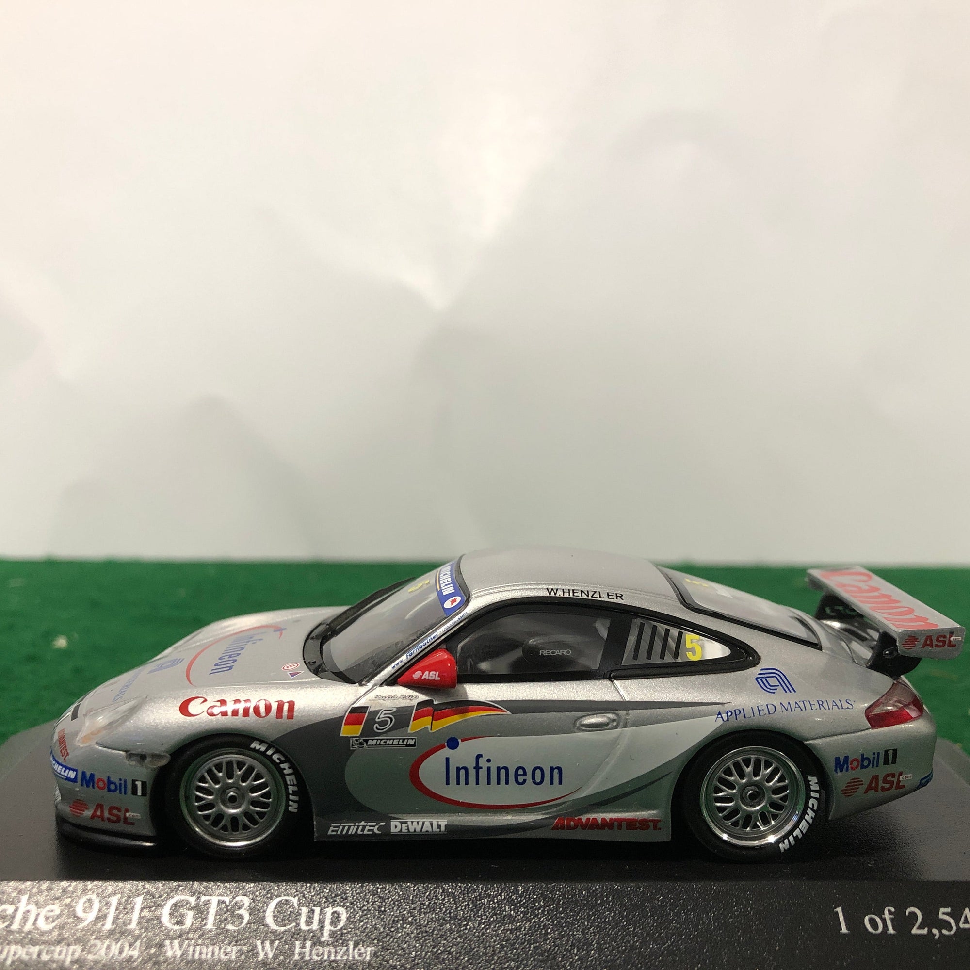 Porsche 911 GT3 Cup 2004 Supercup N 5 Team Farnbacher by Minichamps 1:43 (400046205)