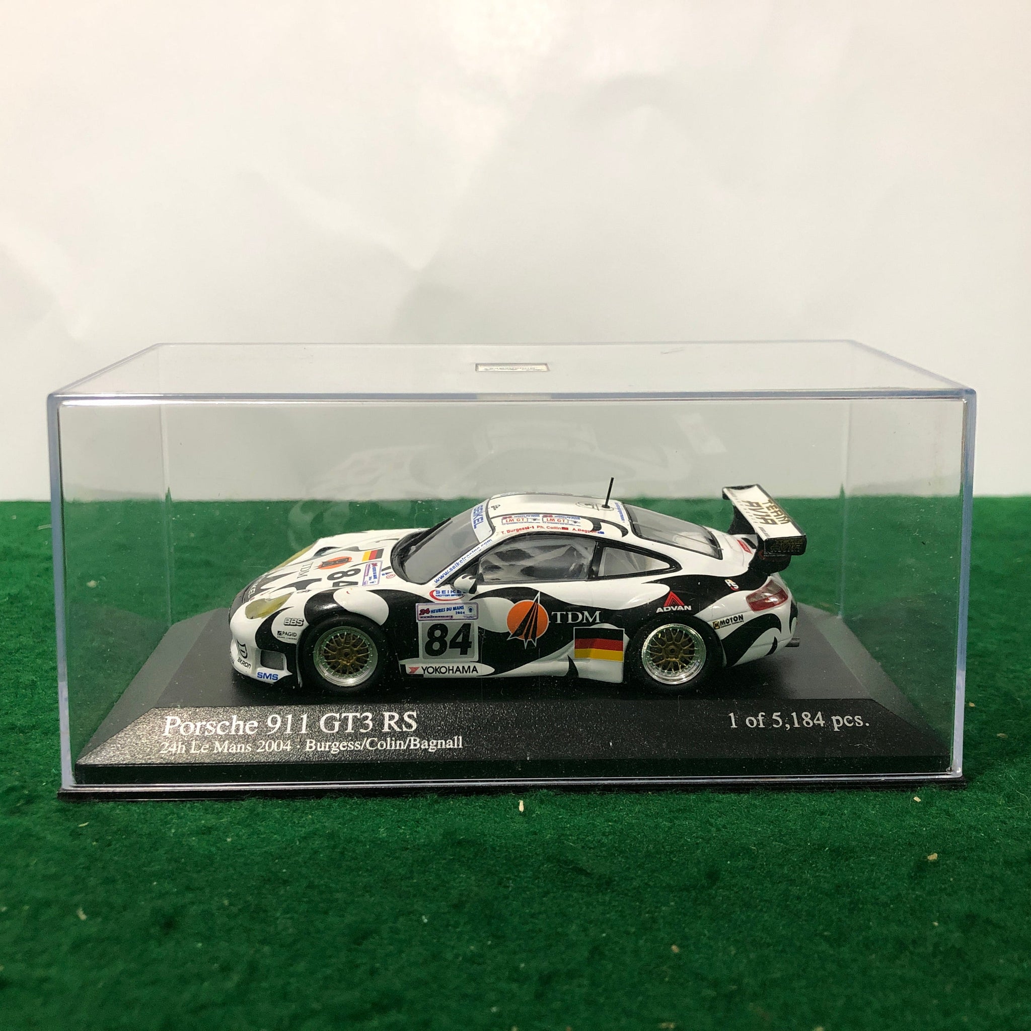 Porsche 911 GT3 RS Le Mans 2004 N 84 by Minichamps 1:43 (400046984)