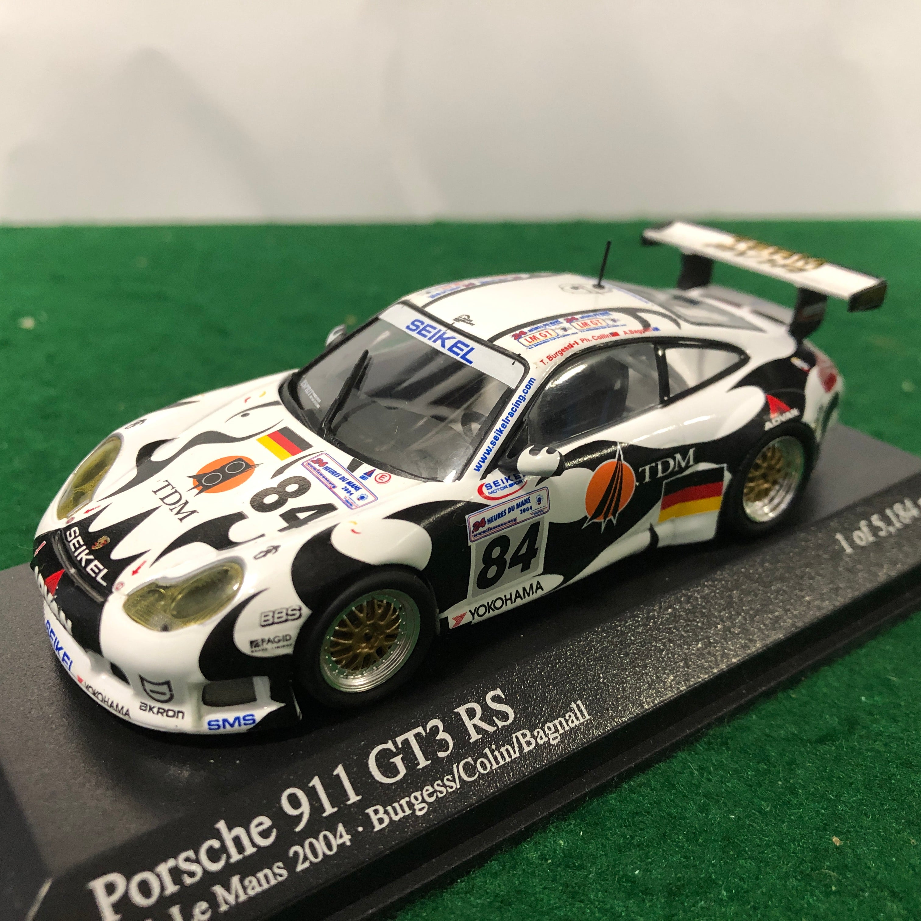 Porsche 911 GT3 RS Le Mans 2004 N 84 by Minichamps 1:43 (400046984