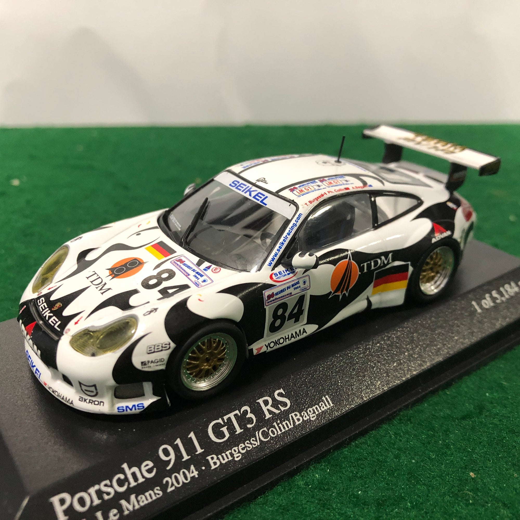 Porsche 911 GT3 RS Le Mans 2004 N 84 by Minichamps 1:43 (400046984)