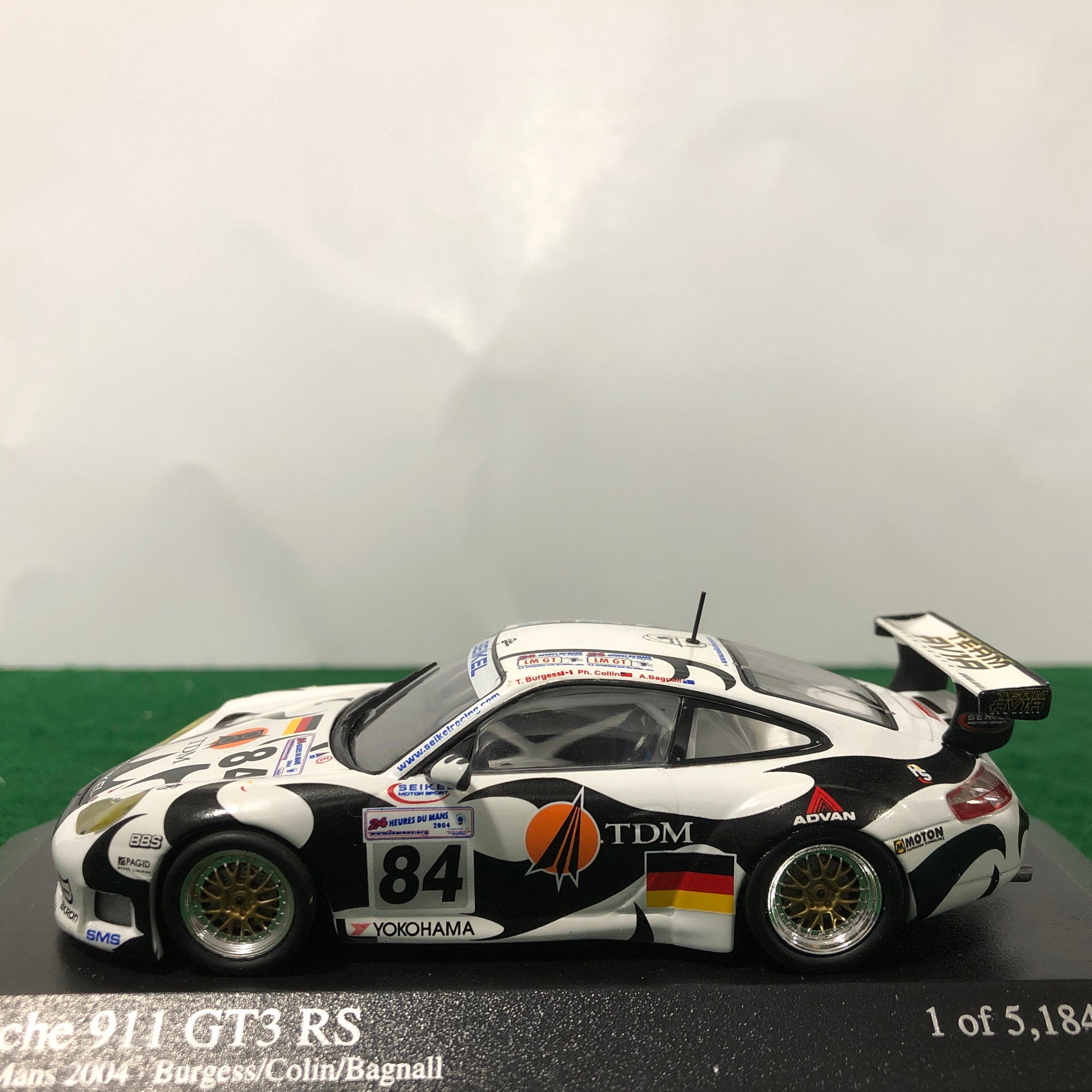 Porsche 911 GT3 RS Le Mans 2004 N 84 by Minichamps 1:43 (400046984)
