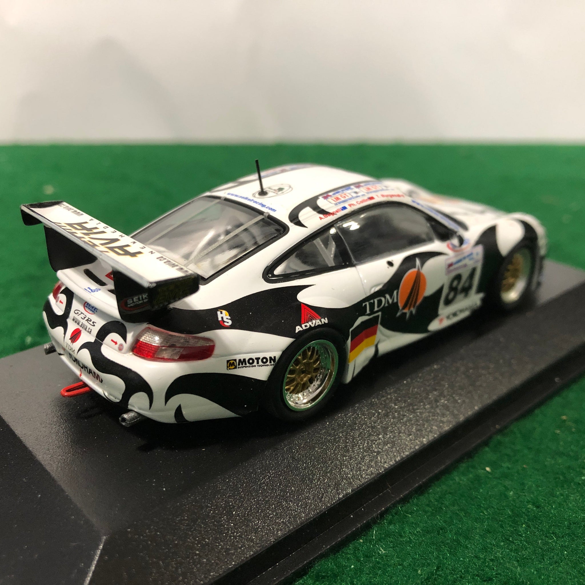 Porsche 911 GT3 RS Le Mans 2004 N 84 by Minichamps 1:43 (400046984)