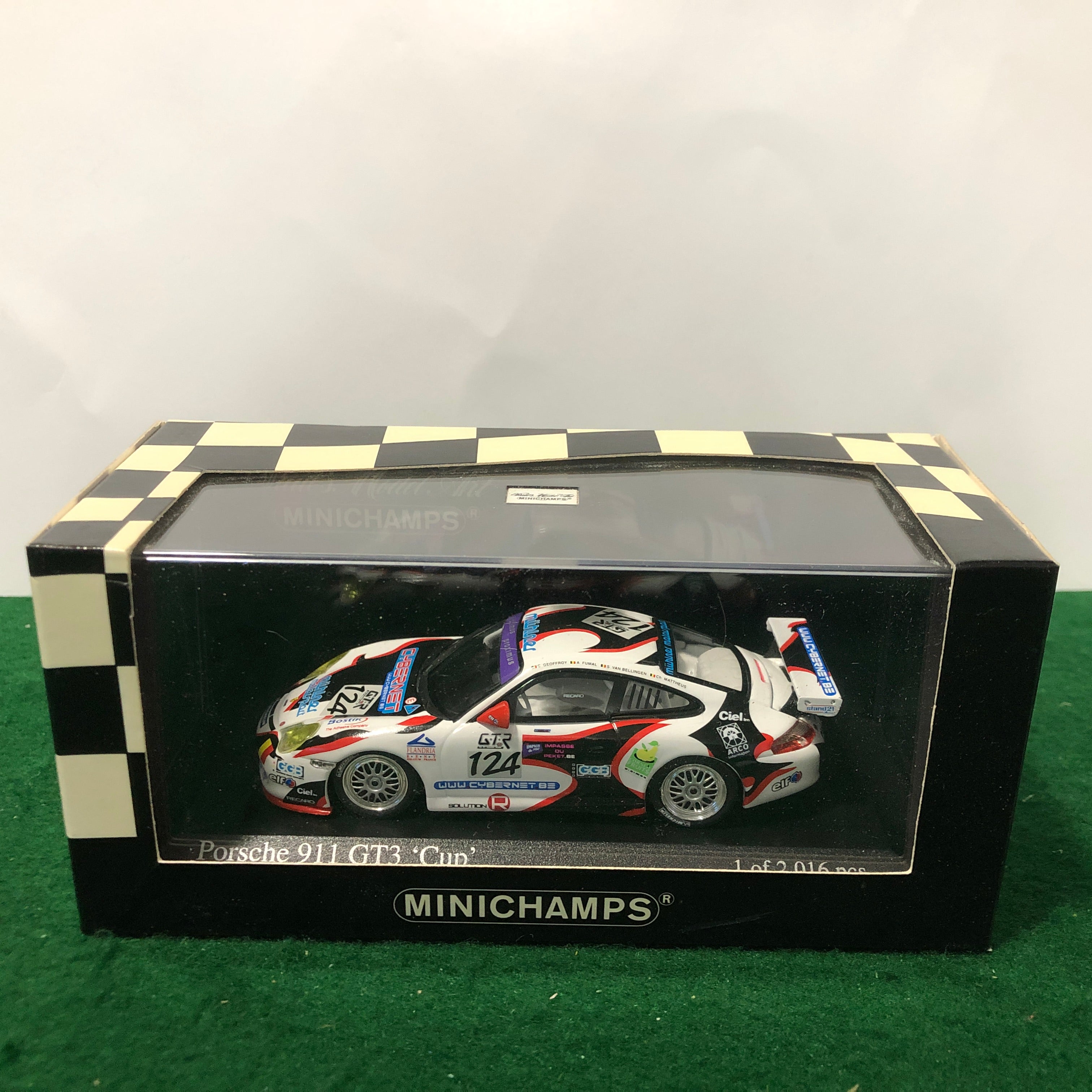Porsche 911 GT3 Cup Spa 24h 2005 N 124 by Minichamps 1:43