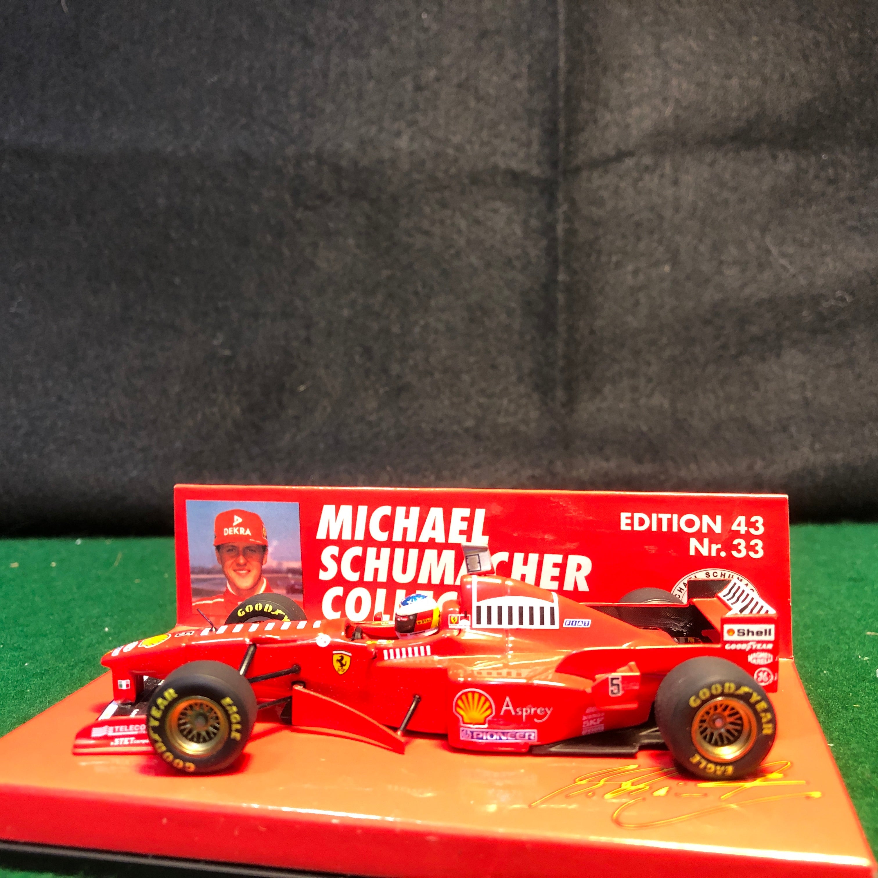 Ferrari F310 B 1993 N 5 Schumacher by Minichamps 1:43 (974305