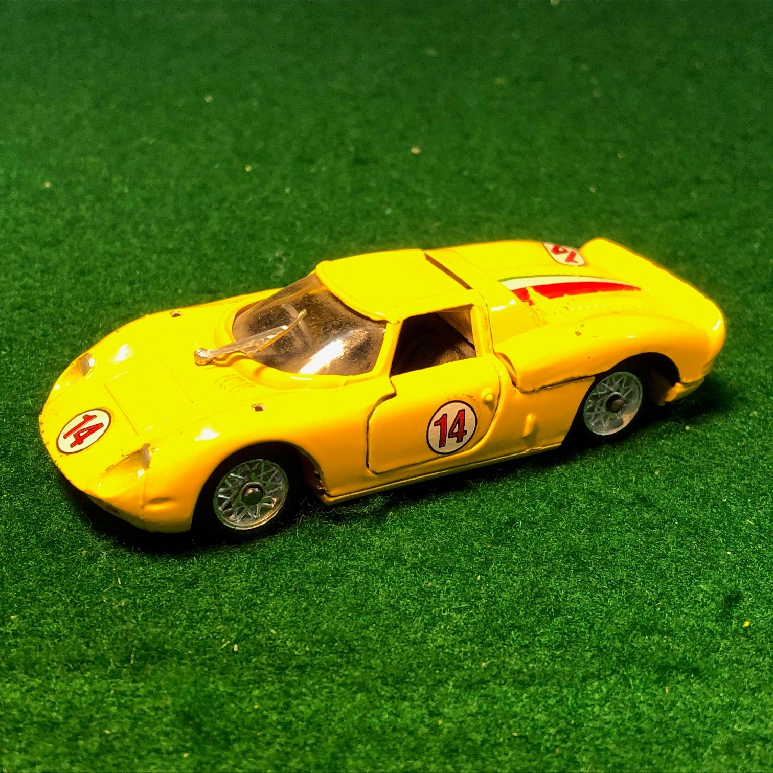 Ferrari 330 P2 N 14 Yellow by Mercury 1:43 (28)(No box)(Dmg1