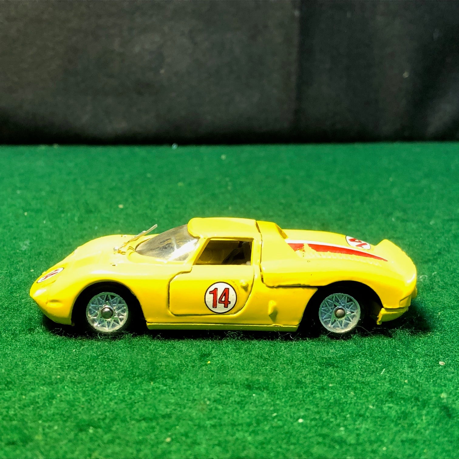Ferrari 330 P2 N 14 Yellow by Mercury 1:43 (28)(No box)(Dmg1