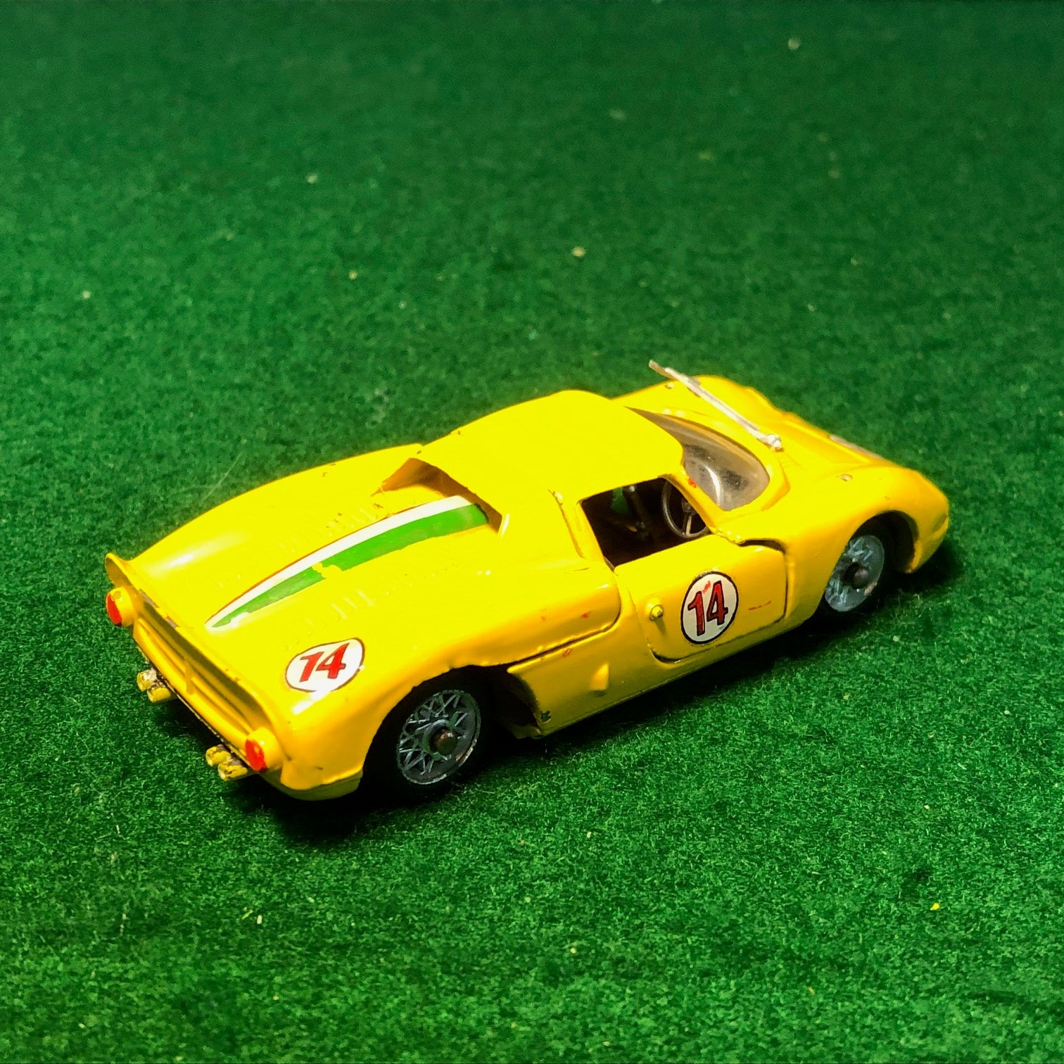 Ferrari 330 P2 N 14 Yellow by Mercury 1:43 (28)(No box)(Dmg1