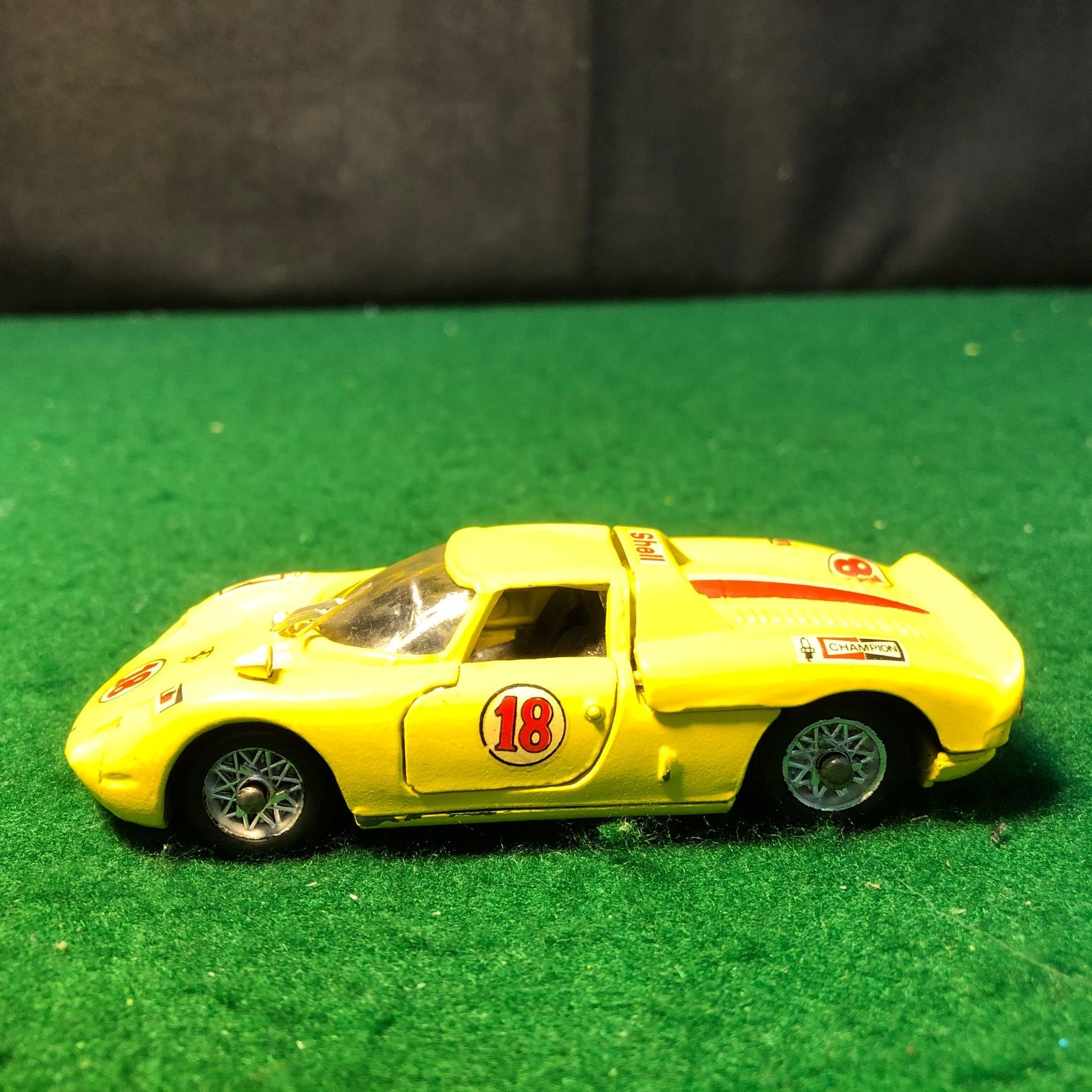 Ferrari 330 P2 N 18 Yellow by Mercury 1:43 (28)(No box)(Dmg1