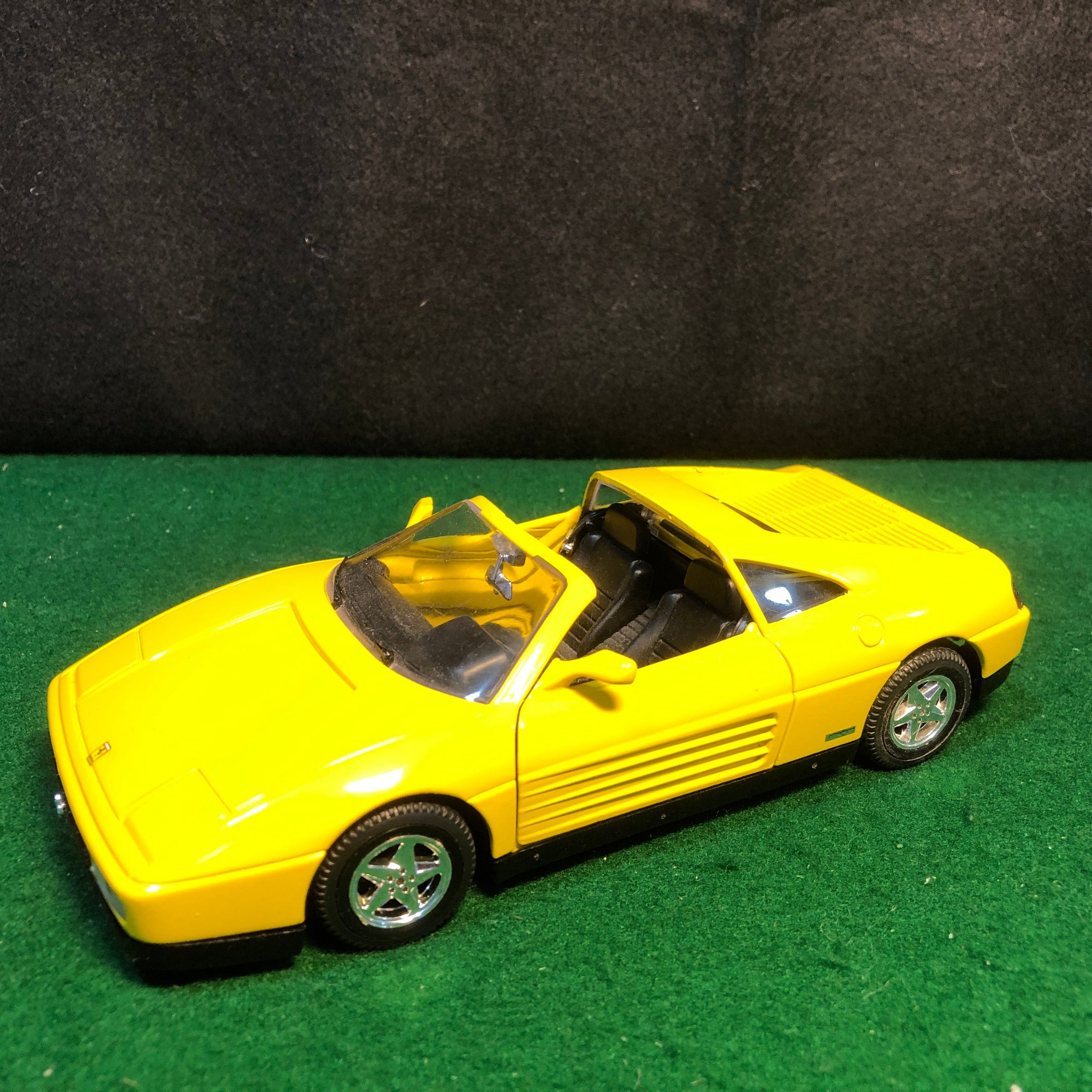 Ferrari 348 ts Yellow by Mira 1:24 (3002)(No box)