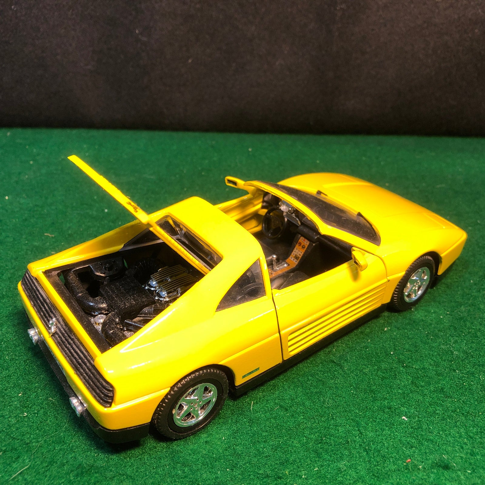 Ferrari 348 ts Yellow by Mira 1:24 (3002)(No box)