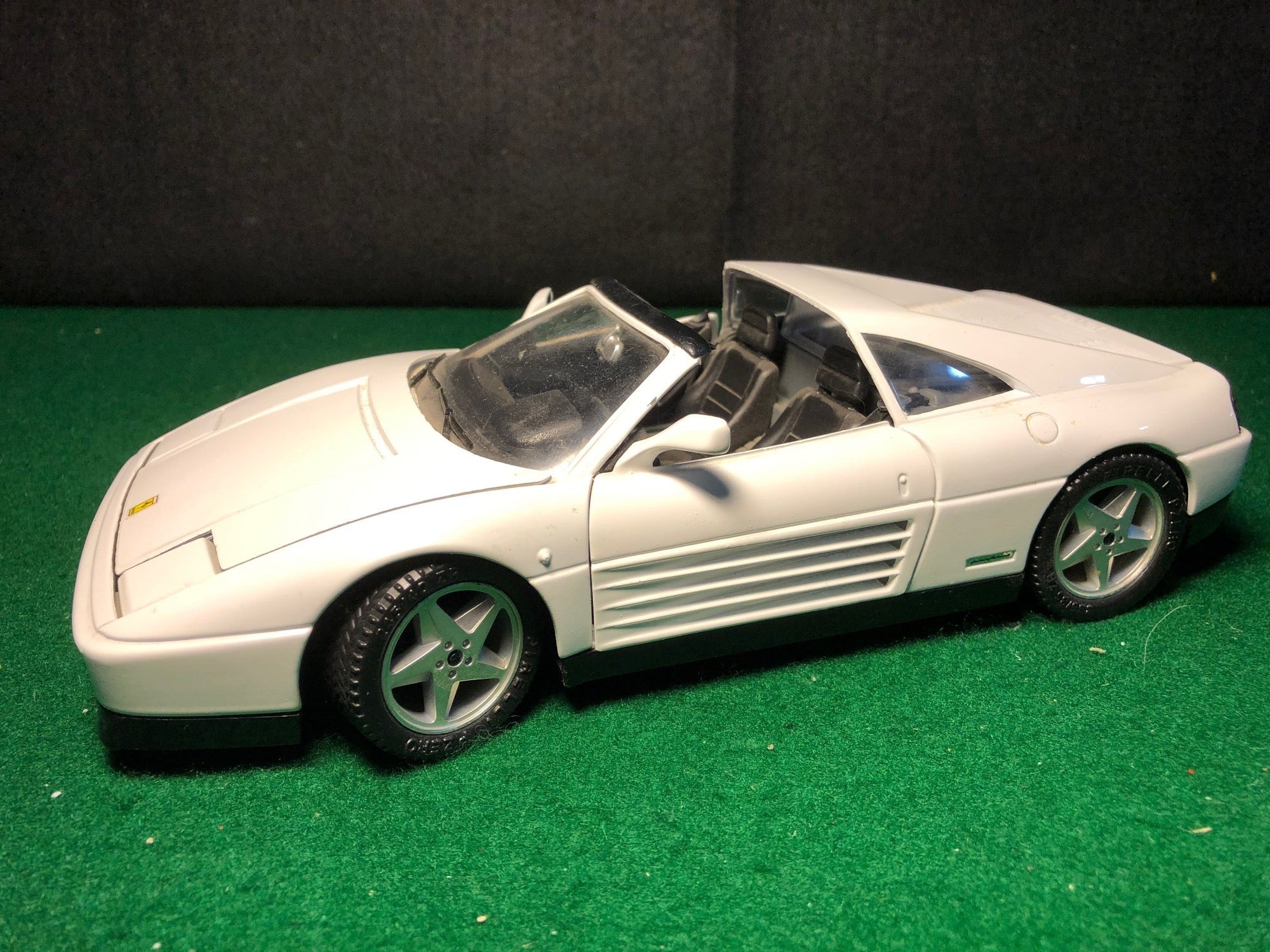 Ferrari 348 ts White by Mira 1:18 (6122)(No box)(Dmgd)