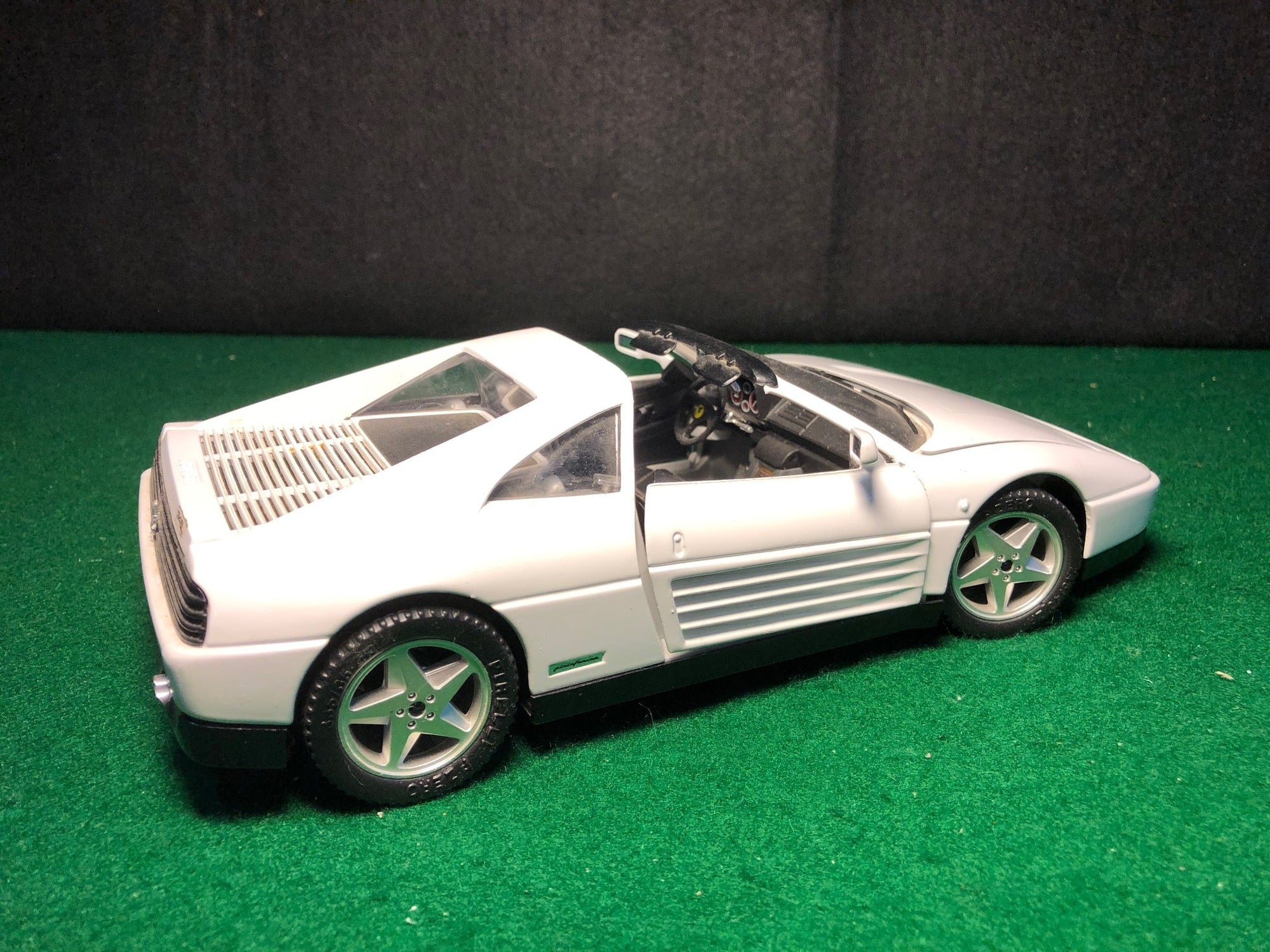 Ferrari 348 ts White by Mira 1:18 (6122)(No box)(Dmgd)
