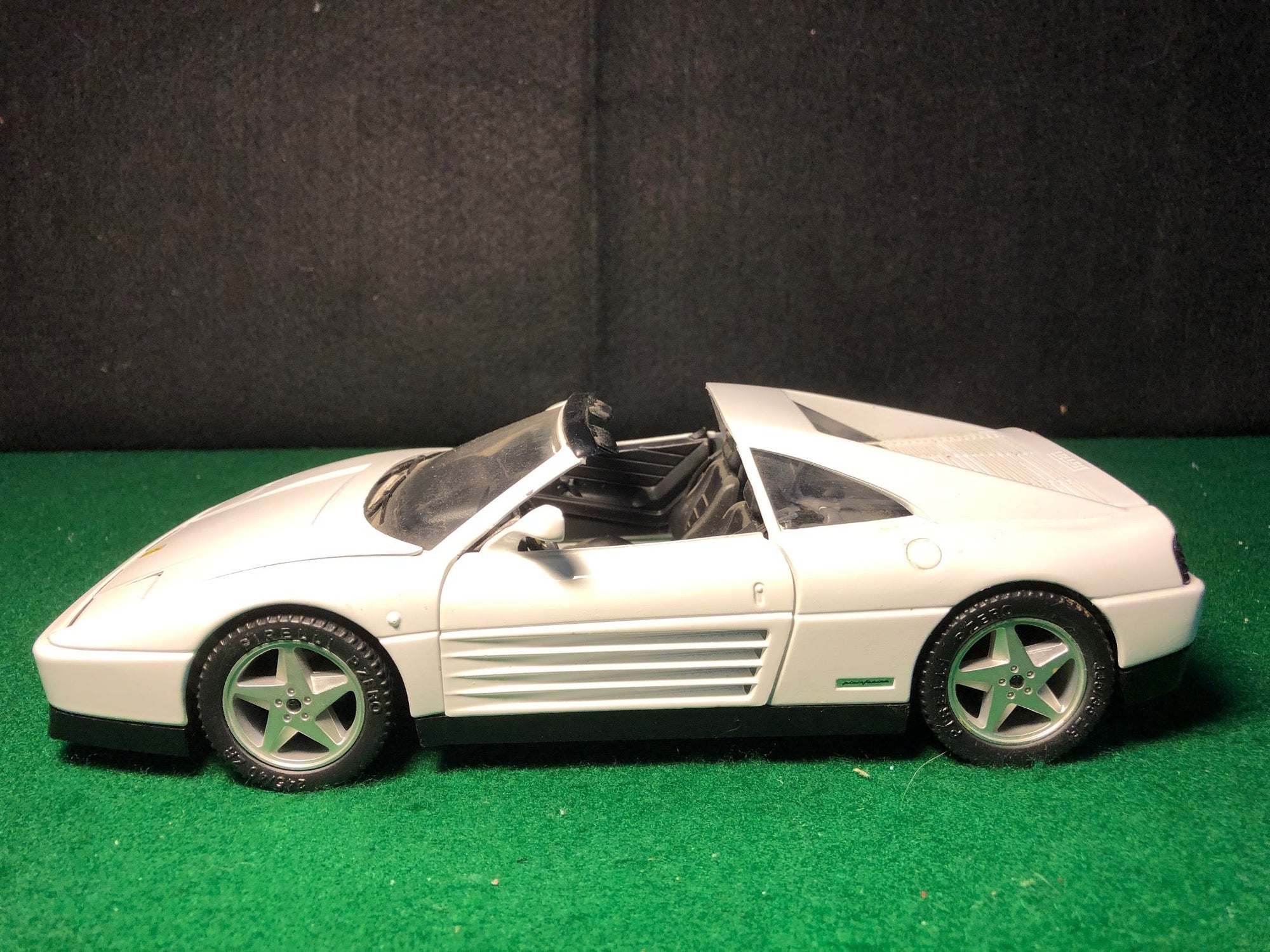 Ferrari 348 ts White by Mira 1:18 (6122)(No box)(Dmgd)