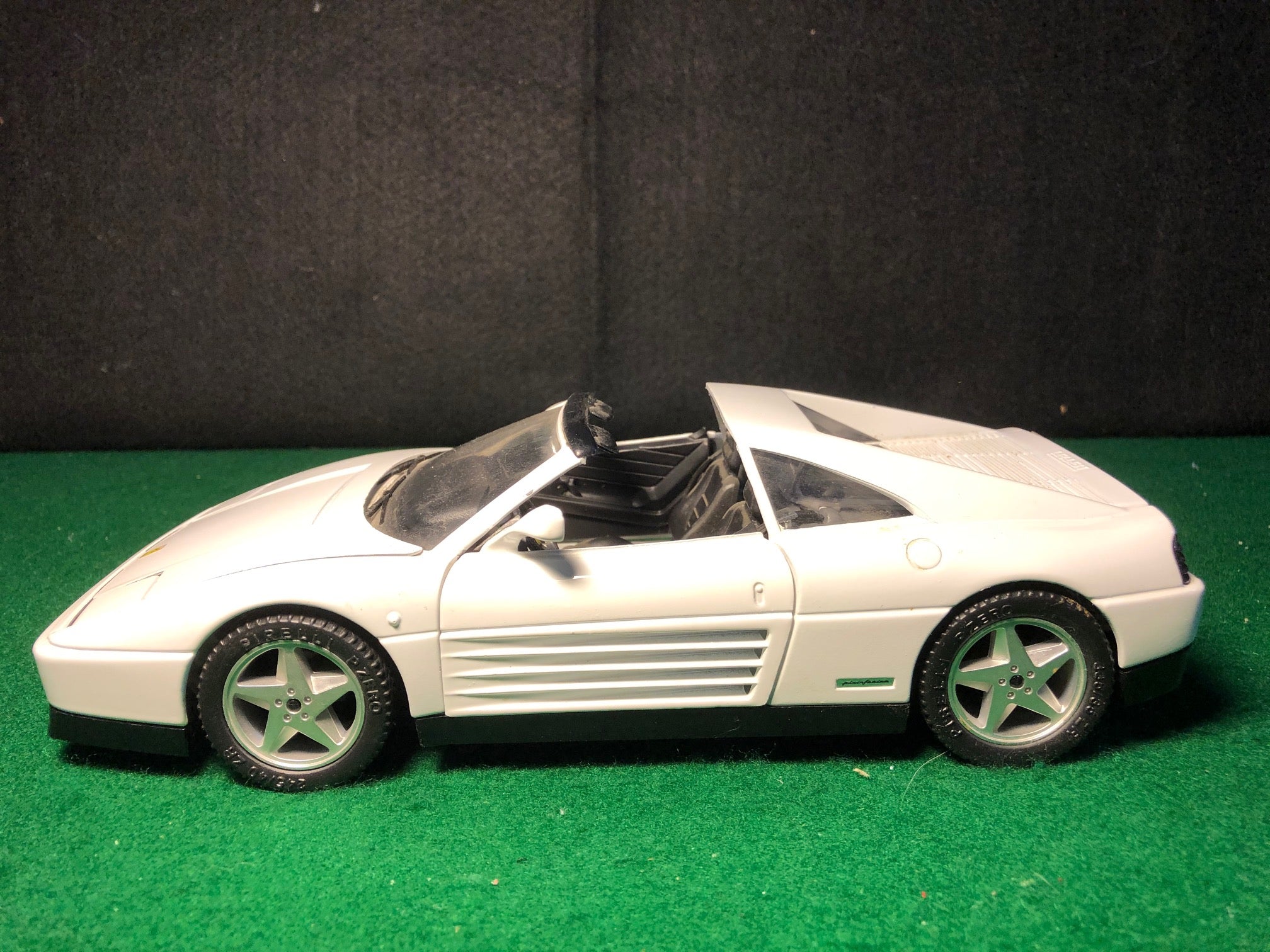 Ferrari 348 ts White by Mira 1:18 (6122)(No box)(Dmgd)