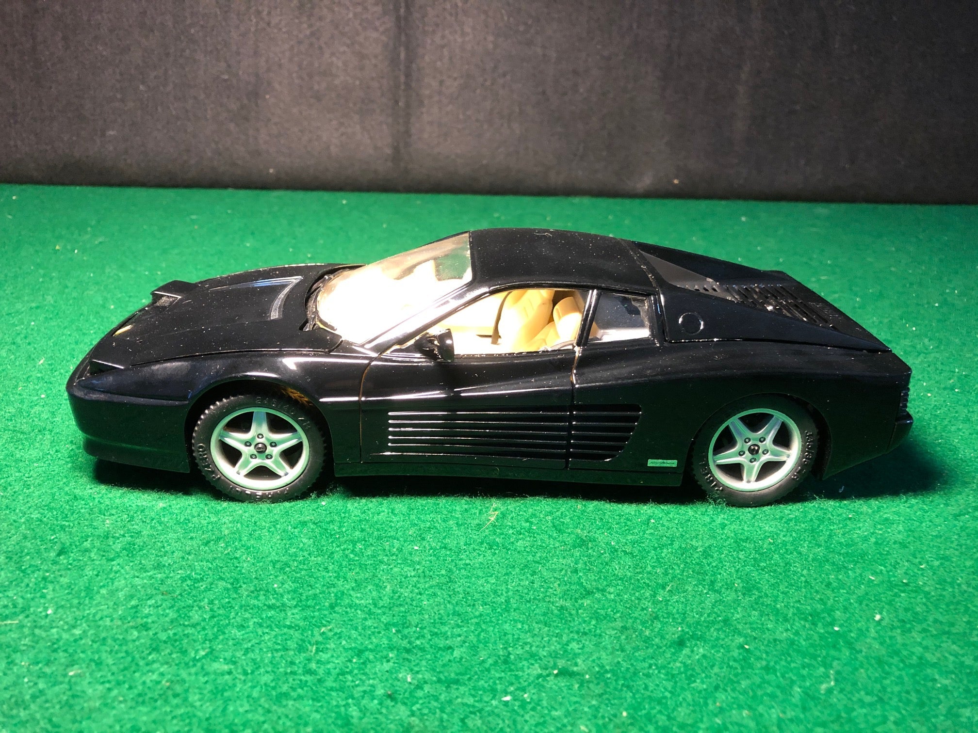 Ferrari 512 TR Black by Mira 1:18 (6177)(No box)