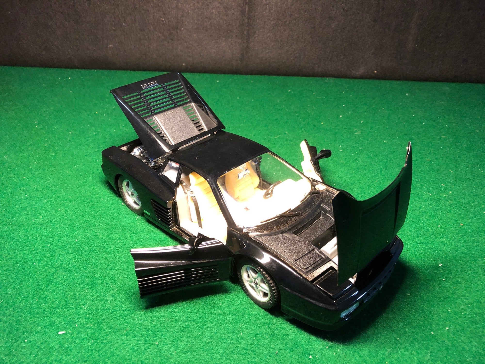 Ferrari 512 TR Black by Mira 1:18 (6177)(No box)