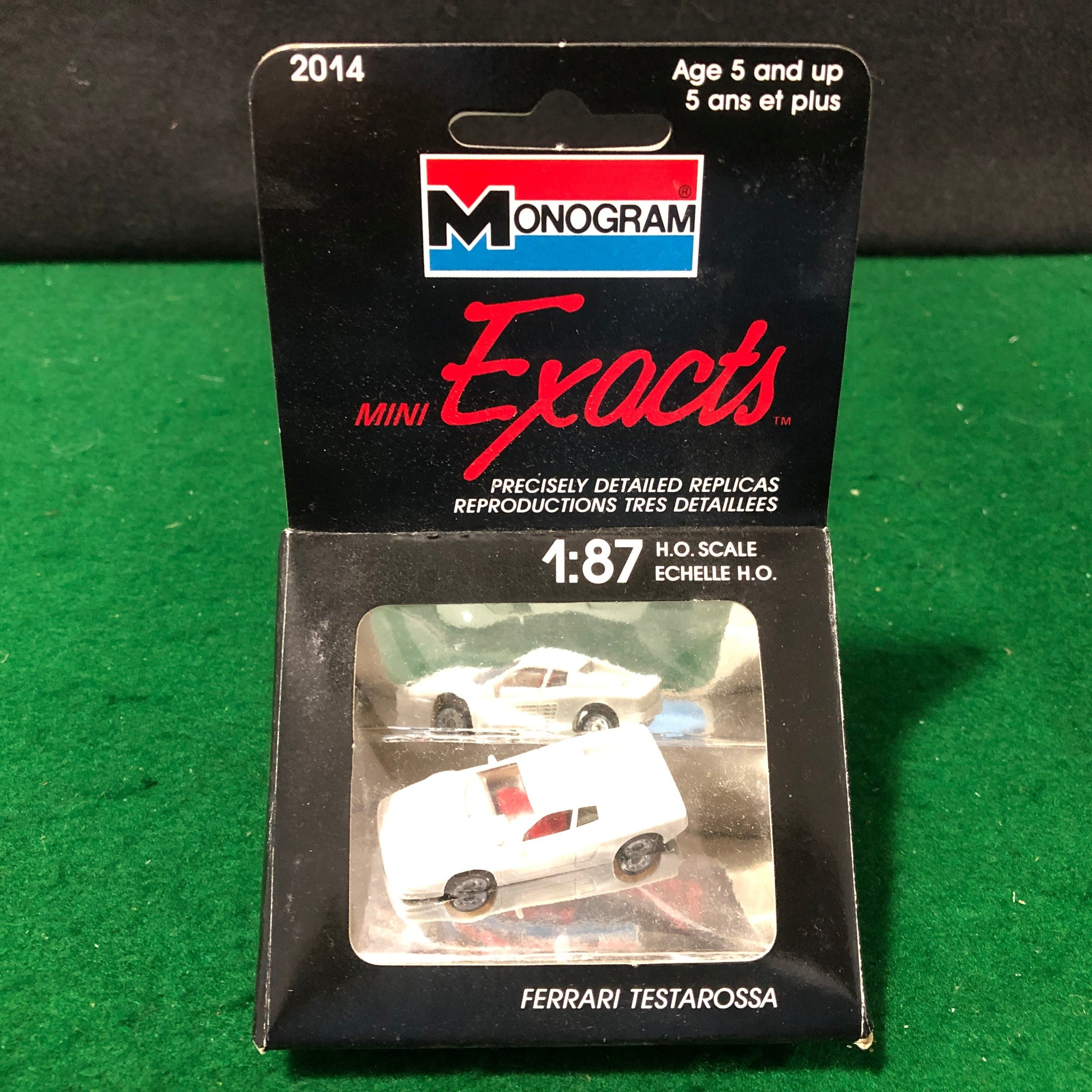 Ferrari Testarossa White by Monogram 1:87 HO (2014)