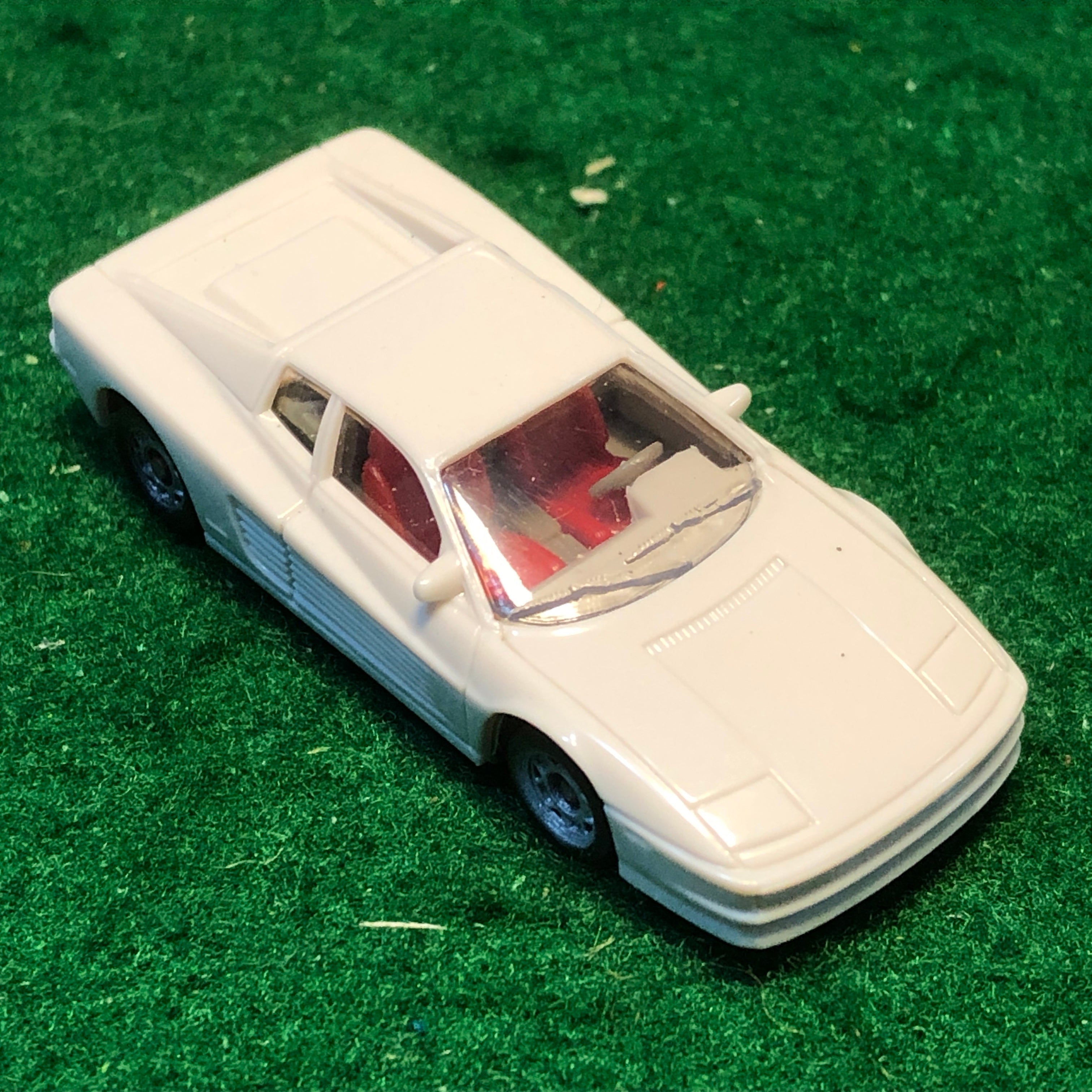 Ferrari Testarossa White by Monogram 1:87 HO (2014) - Petrolicious
