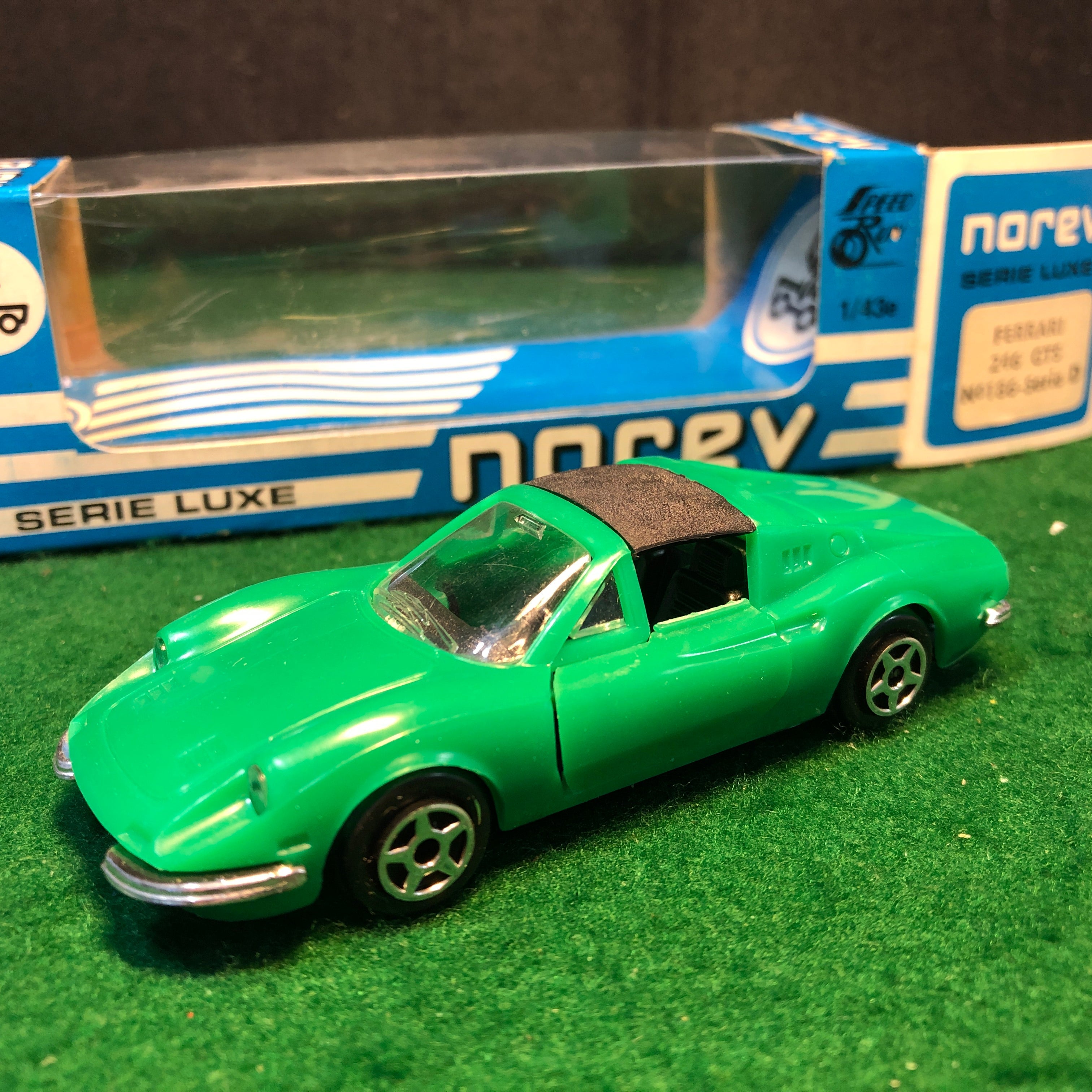Ferrari 246 GTS Dino Green by Norev 1:43 (186) - Default Title