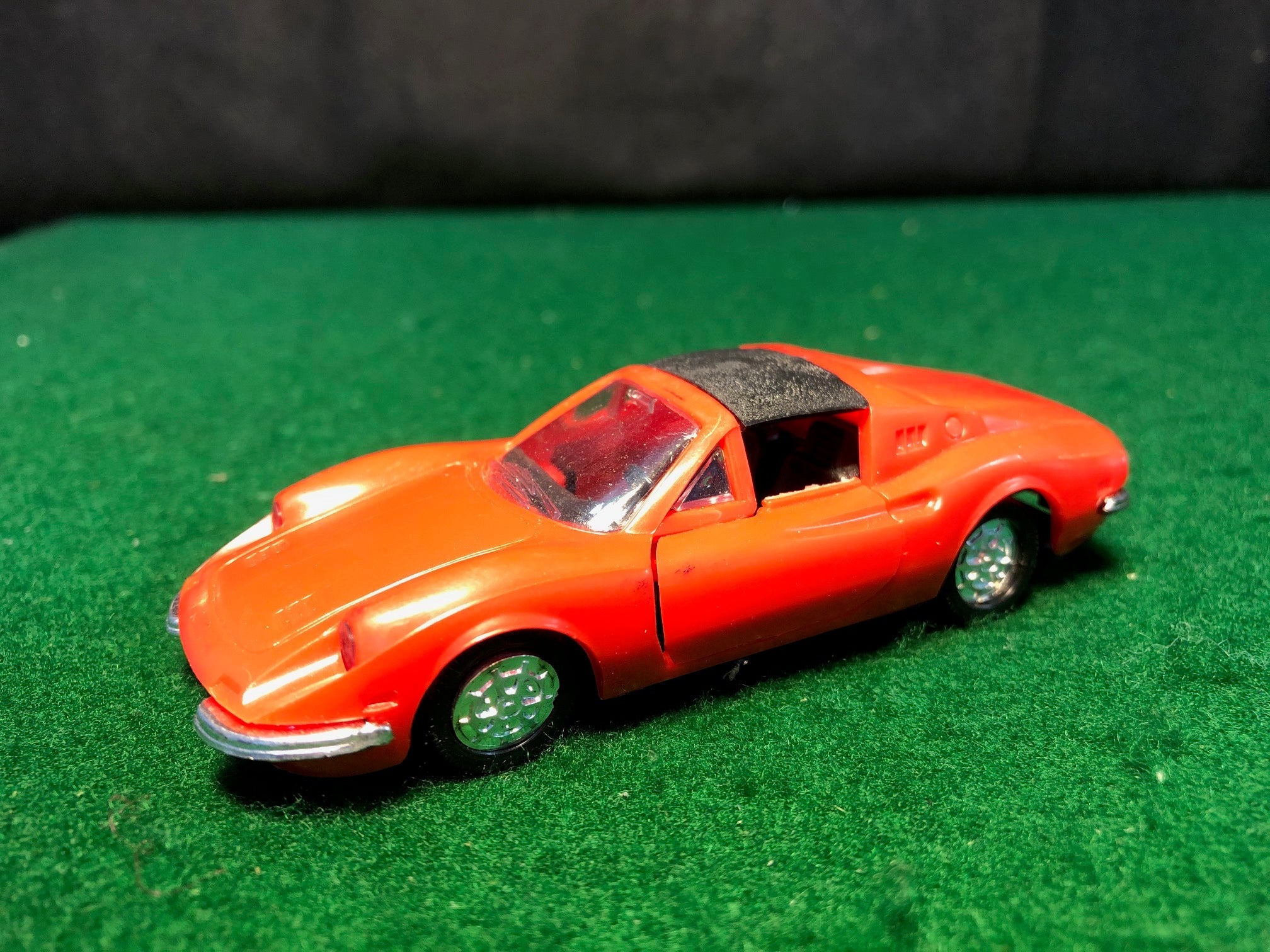Ｓ★商品Ｎｏ.３７５９★ＮＯＲＥＶ☆ＧＴ―ｉＴＵＮＥＲＳÃ‐ｖｅｎｉｒ２０６ＣＣ Ferrari 246 GTS Dino by Norev 1:43 (186)(No box) - Petrolicious