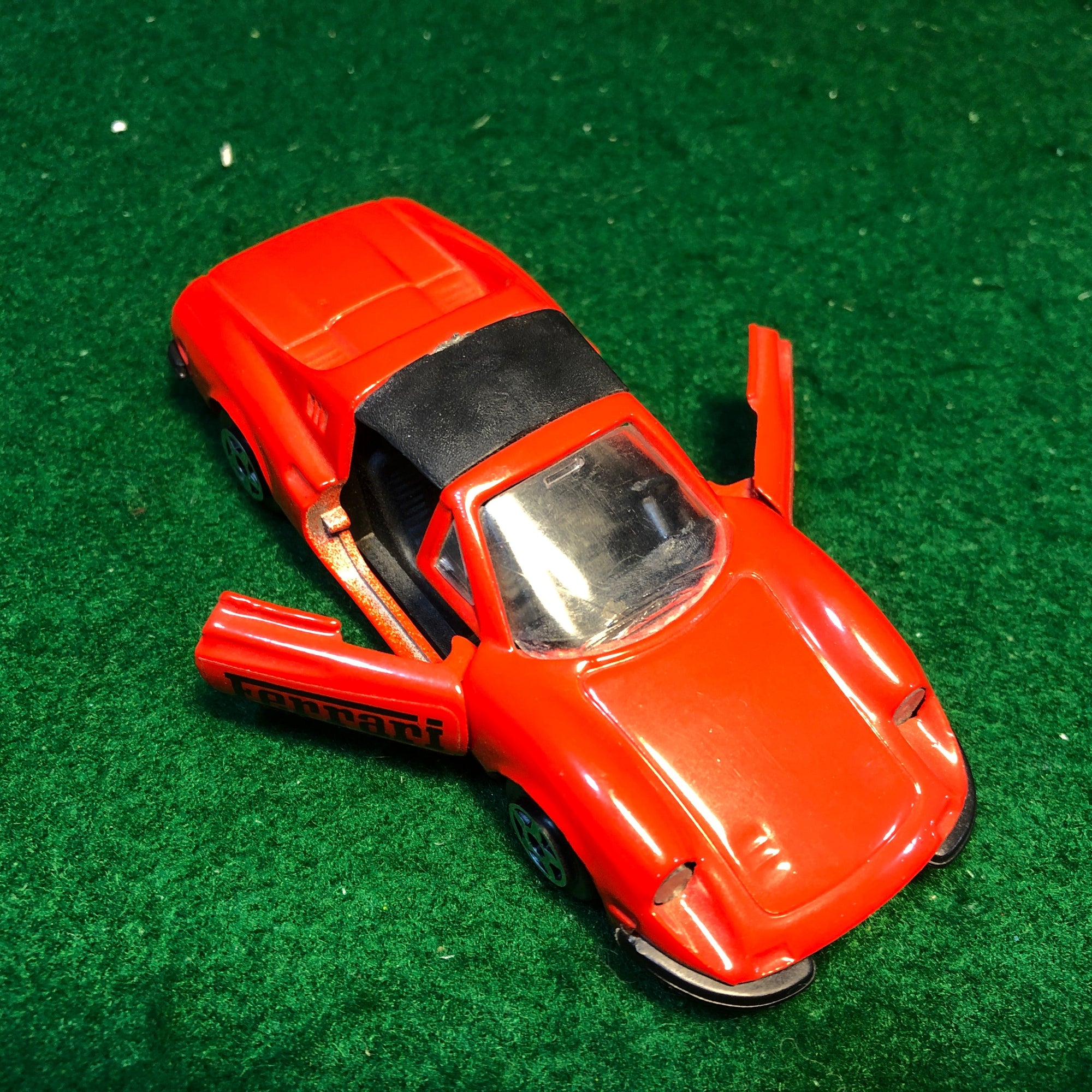 Ferrari 246 GTS Dino Red by Norev 1:43 (800)(No box)