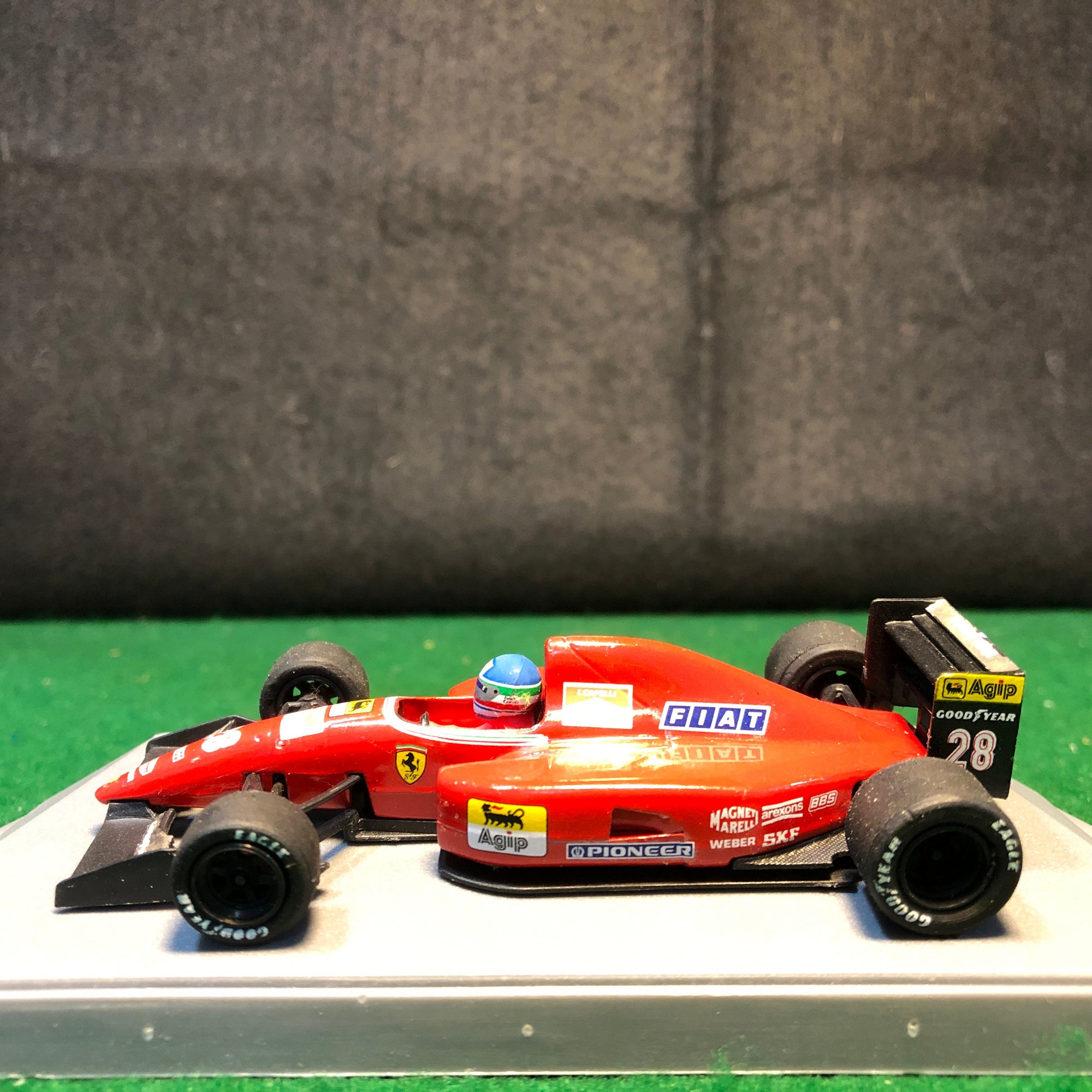 Ferrari F92A N 28 Ivan Capelli by Onyx 1:43 (138)