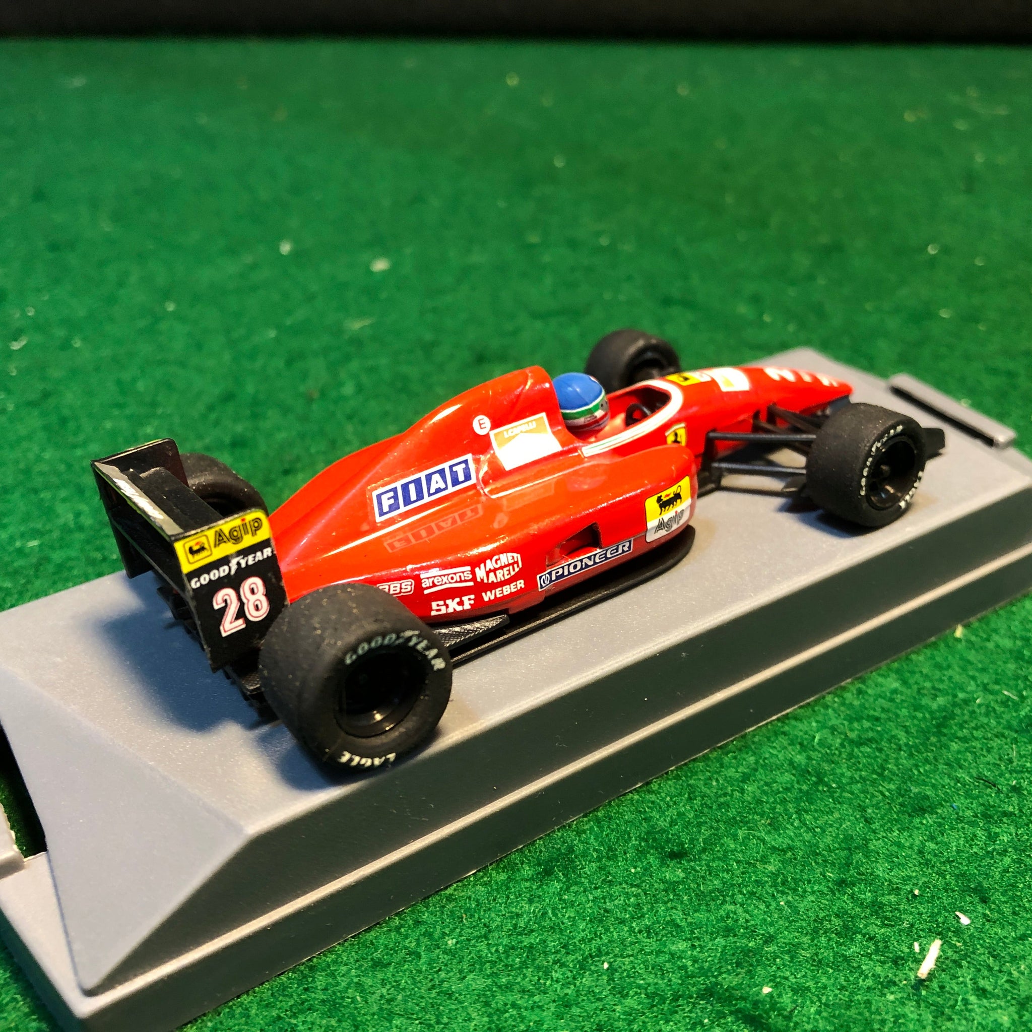 Ferrari F92A N 28 Ivan Capelli by Onyx 1:43 (138)