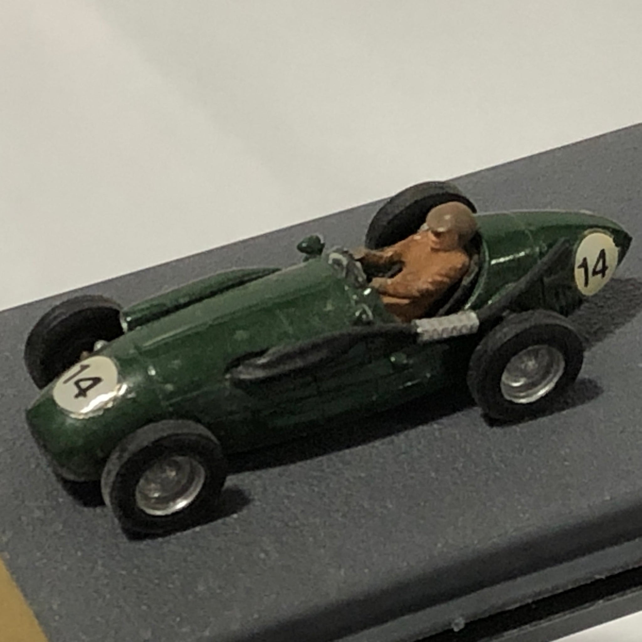Connaught A N 14 1952 w/Driver by Bellini Piccolino 1:76 (/F)(No box)