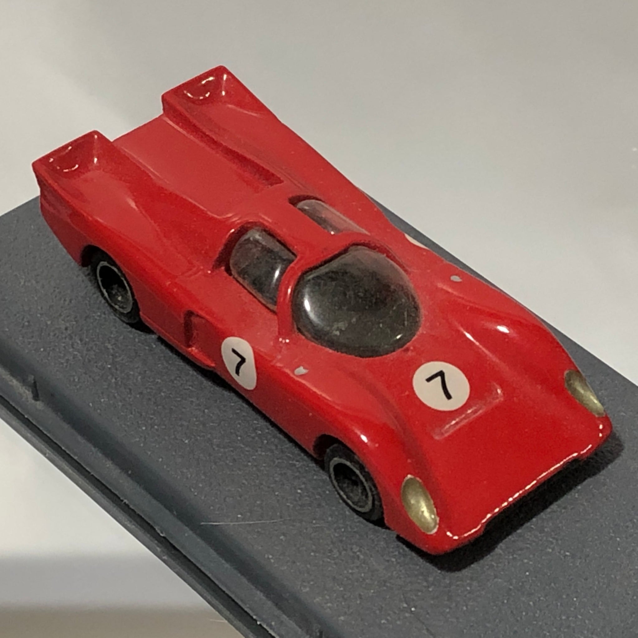 Chevron B16 N 7 1970 by Bellini Piccolino 1:76 (/F)(No box)