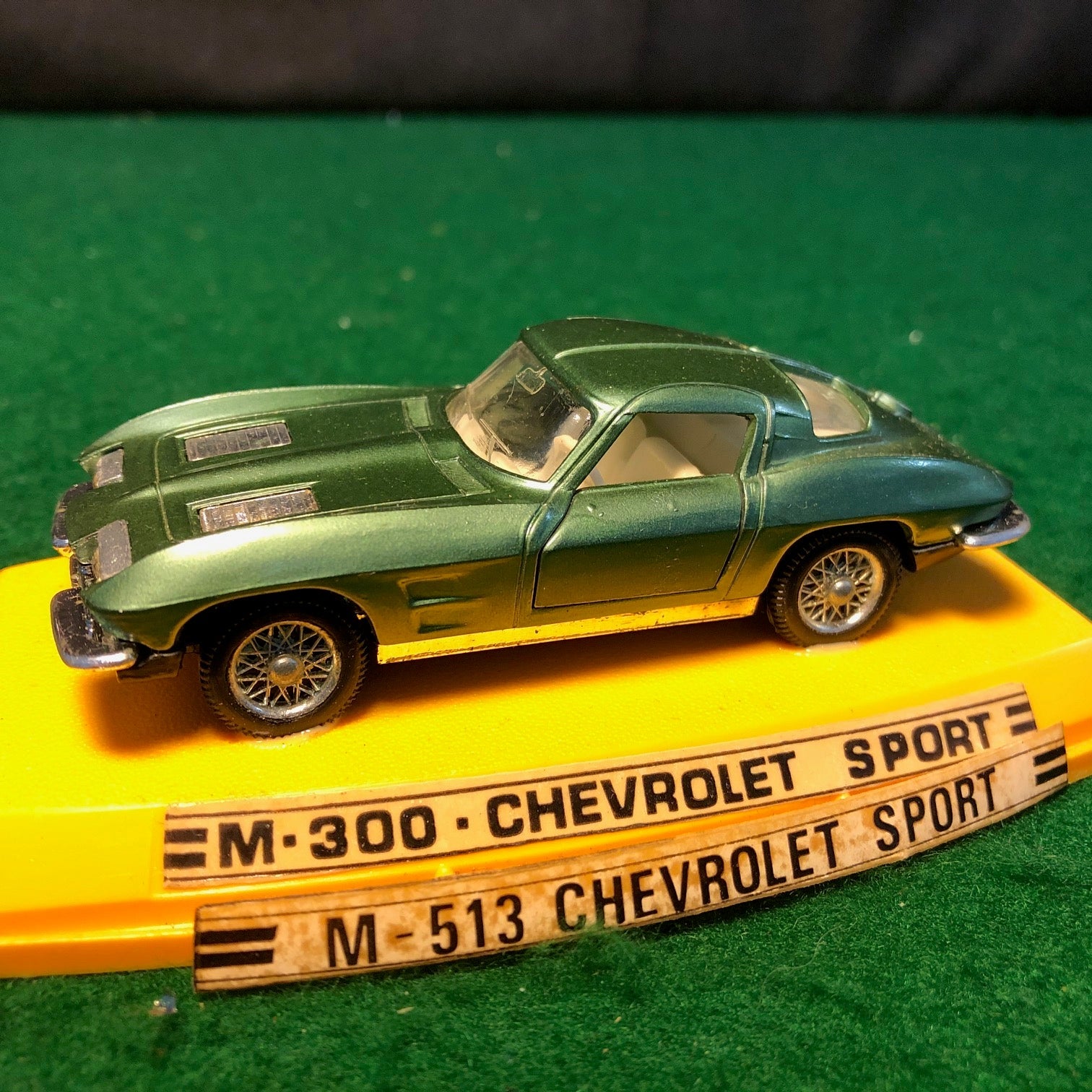 CHEVROLET CORVETTE 雑貨 Chevrolet Corvette Green by Pilen 1:43 (M513)(M300) - Petrolicious