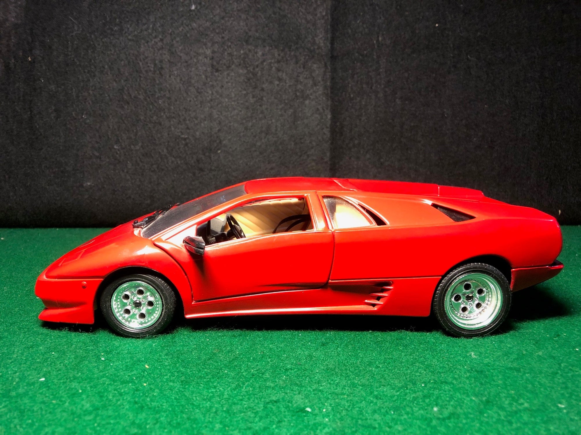 Lamborghini Diablo Red by Polistil / Tonka 1:18 (05337)(No box)