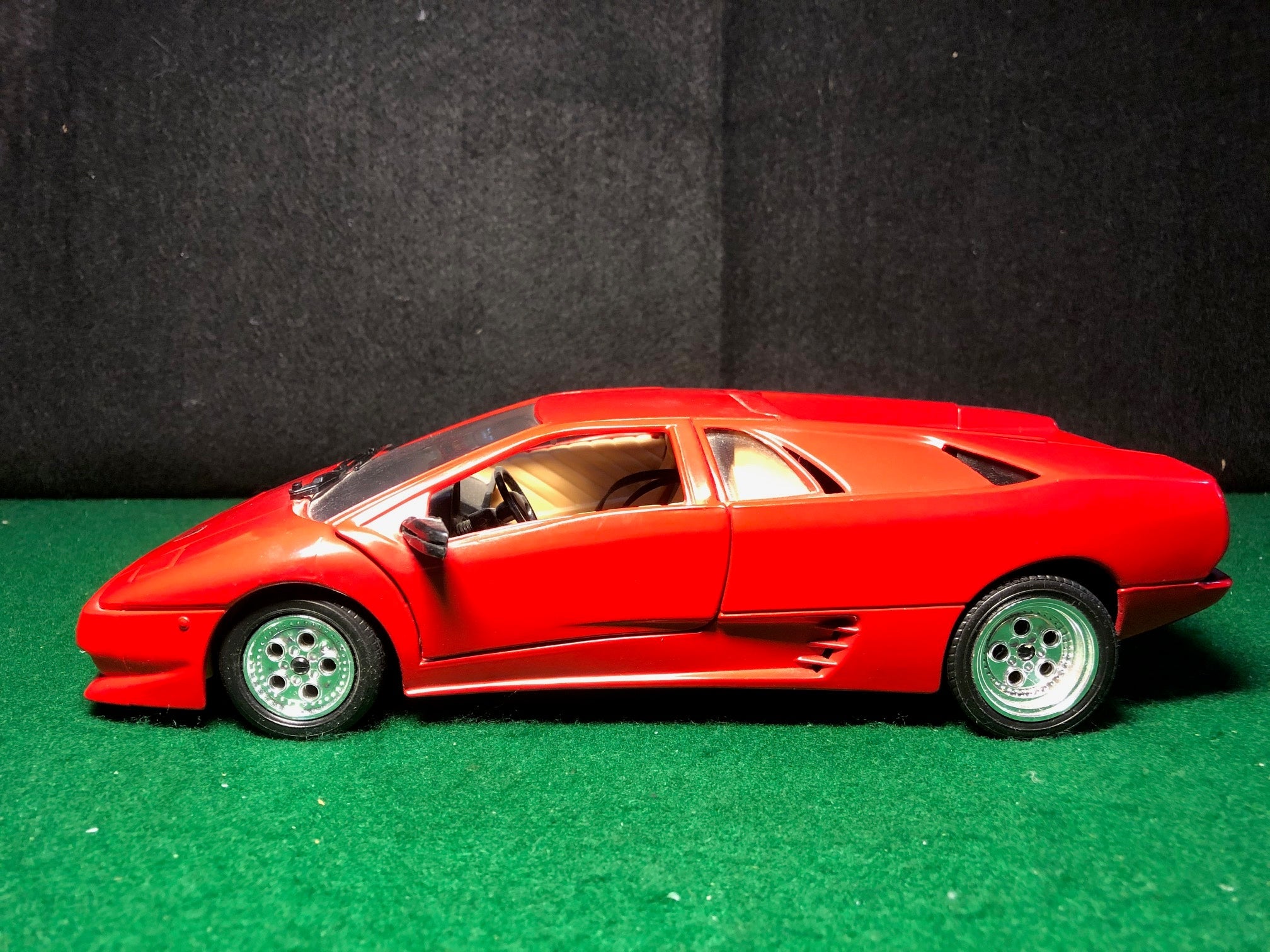 Lamborghini Diablo Red by Polistil / Tonka 1:18 (05337)(No box)