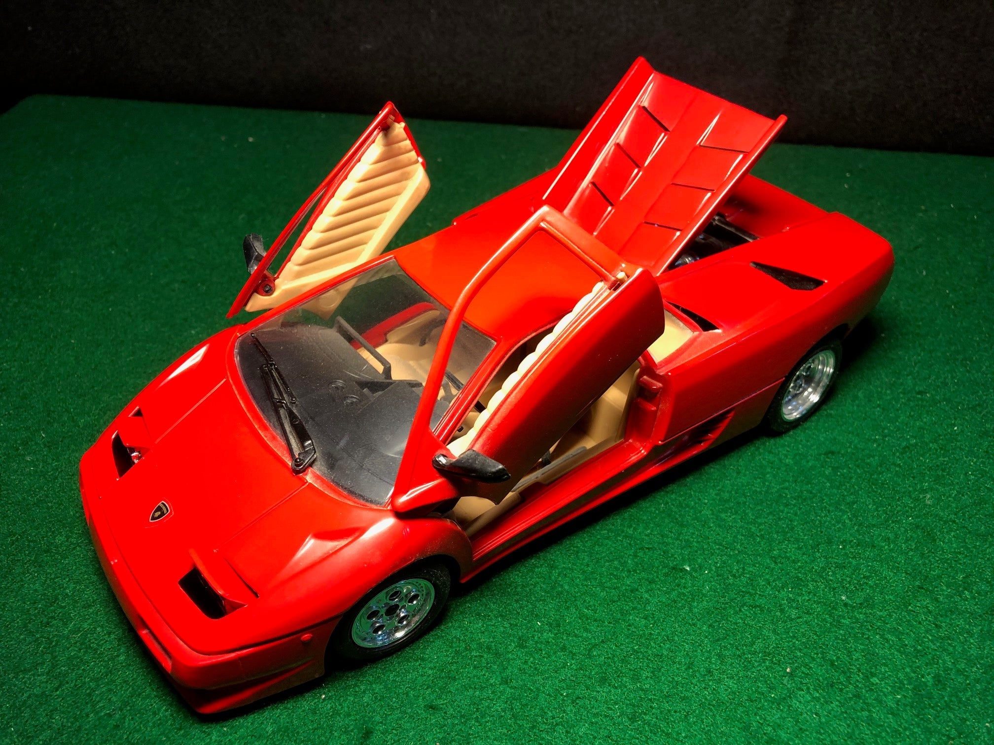 Lamborghini Diablo Red by Polistil / Tonka 1:18 (05337)(No box)