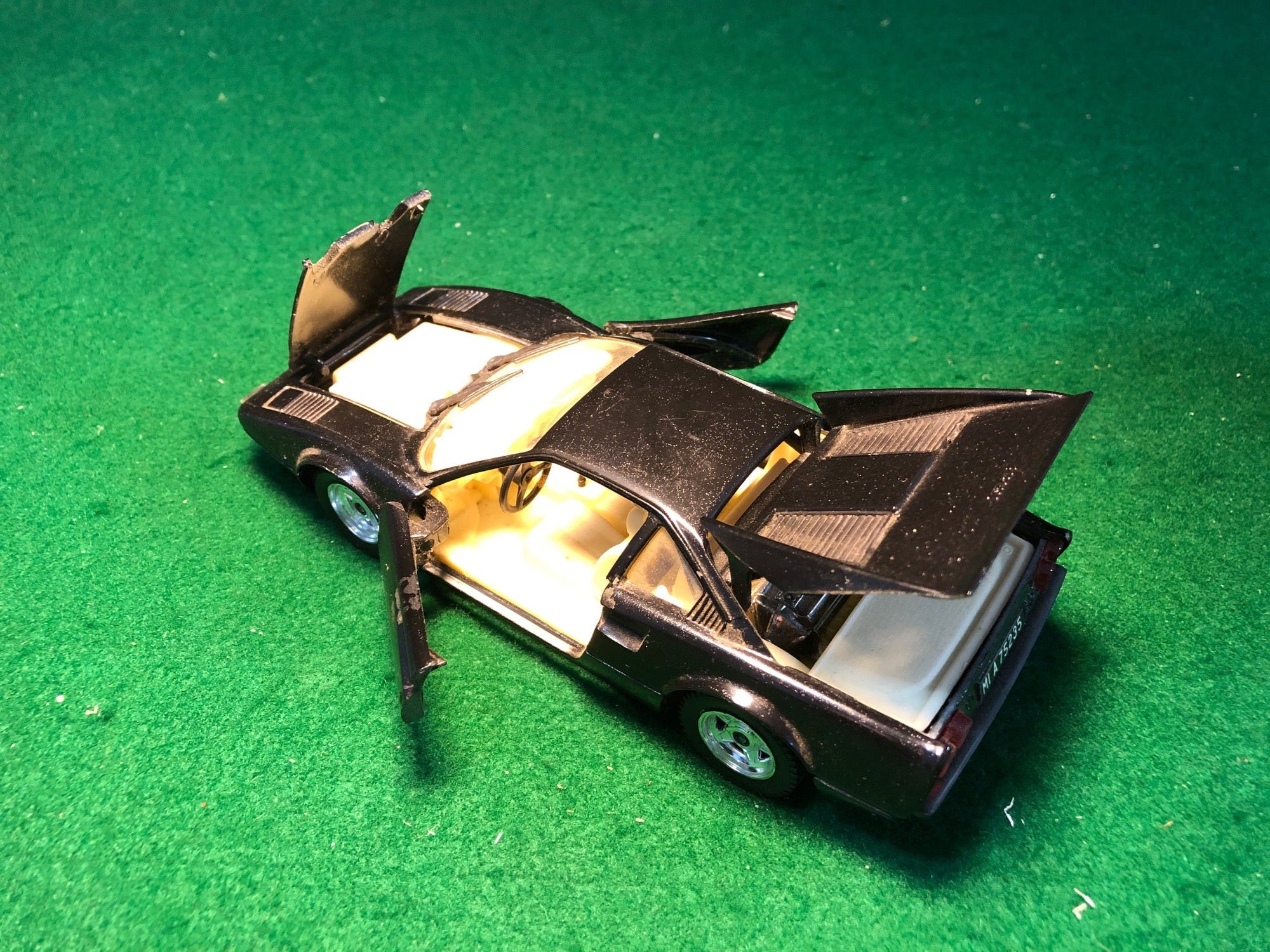 Ferrari 308 GTB Black by Polistil 1:25 (S214)(No box)