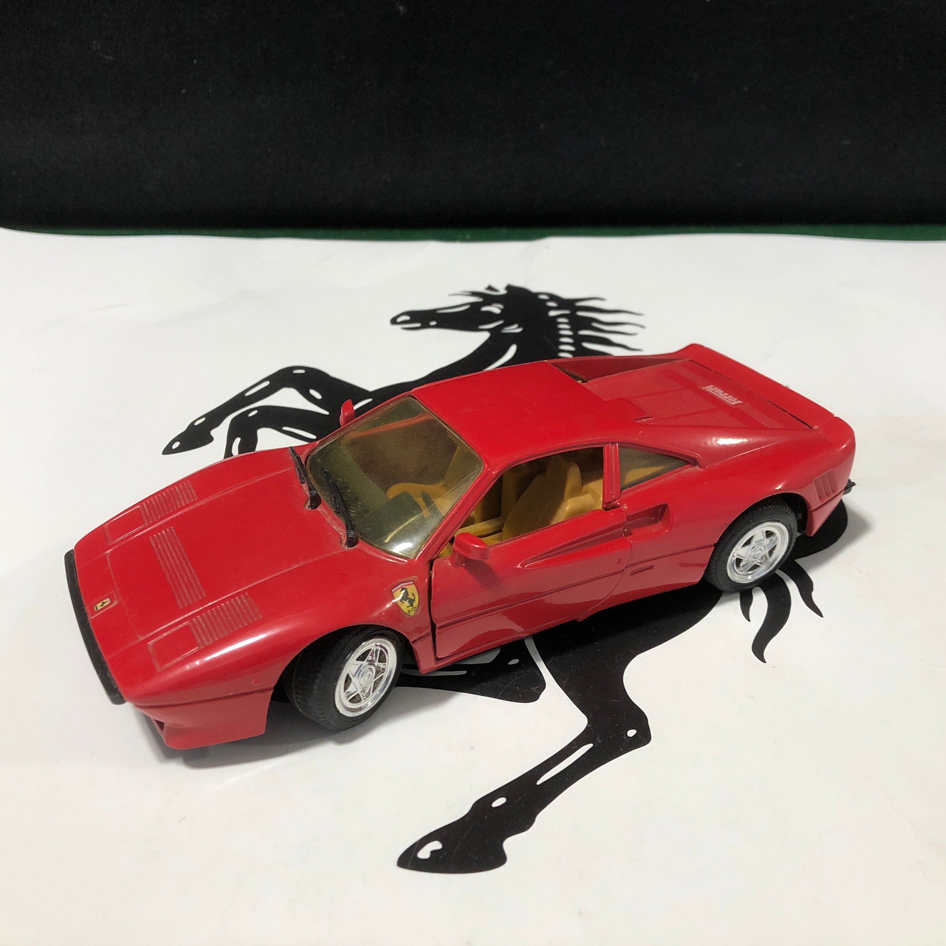 Revell Ferrari 288 GTO 1:24 ダイキャスト Ferrari 288 GTO Red by Revell 1:24 (8601)(No box) - Default Title