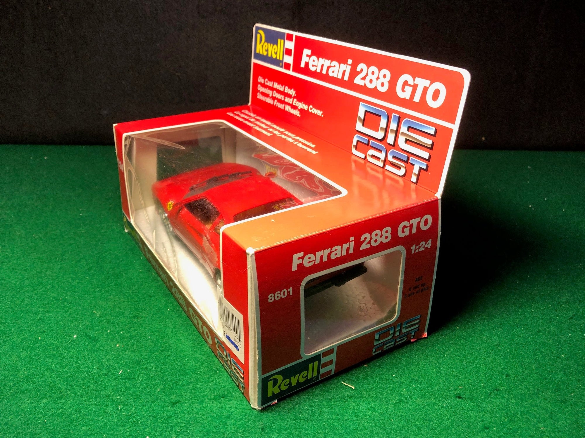 Ferrari 288 GTO Red by Revell 1:24