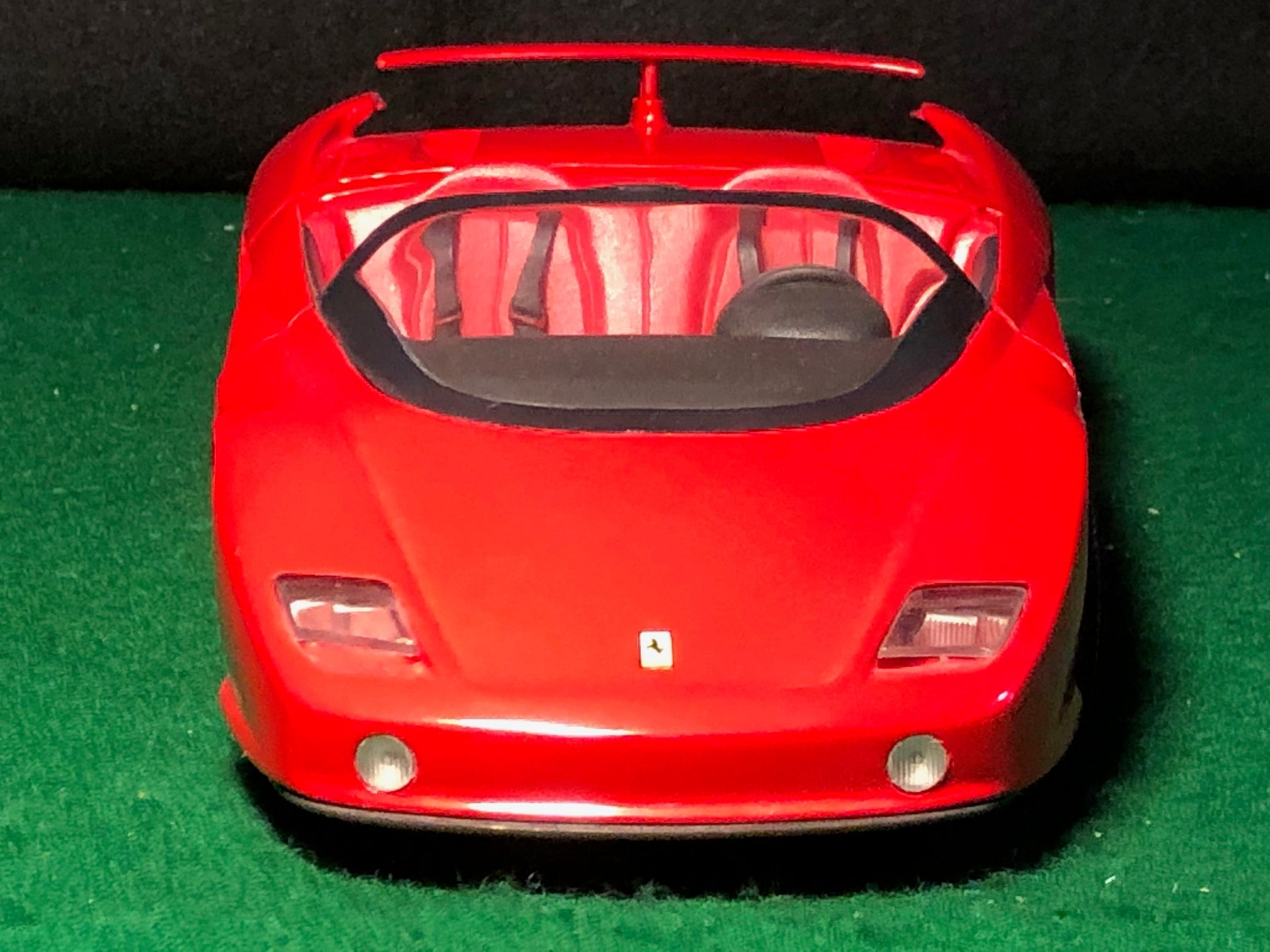 Ferrari Mythos Pininfarina by Revell 1:18 (8659)(No box) - Default