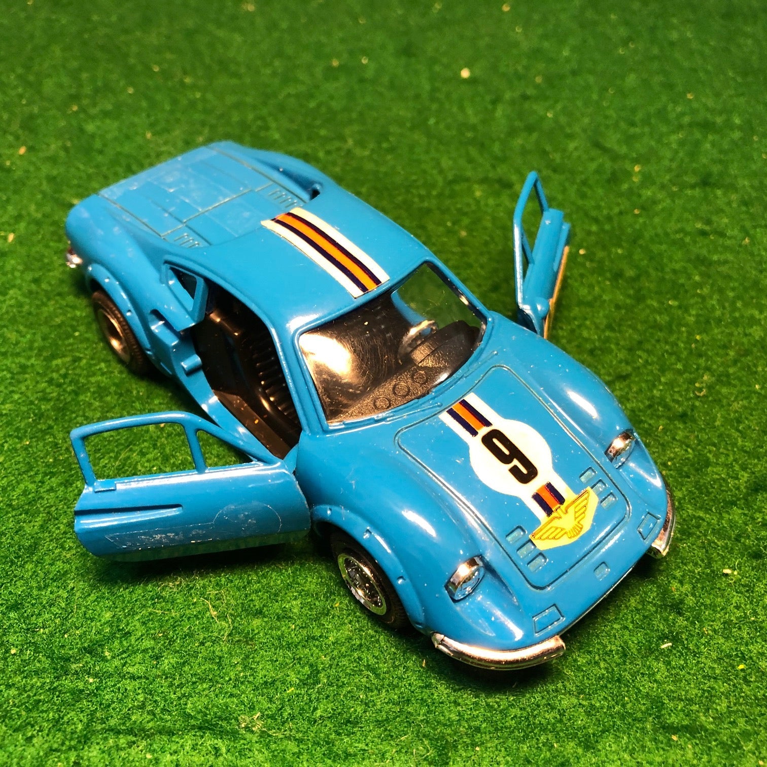 Ferrari 246 Dino N 9 Blue w/Friction Motor by Shinsei 1:37 (4405