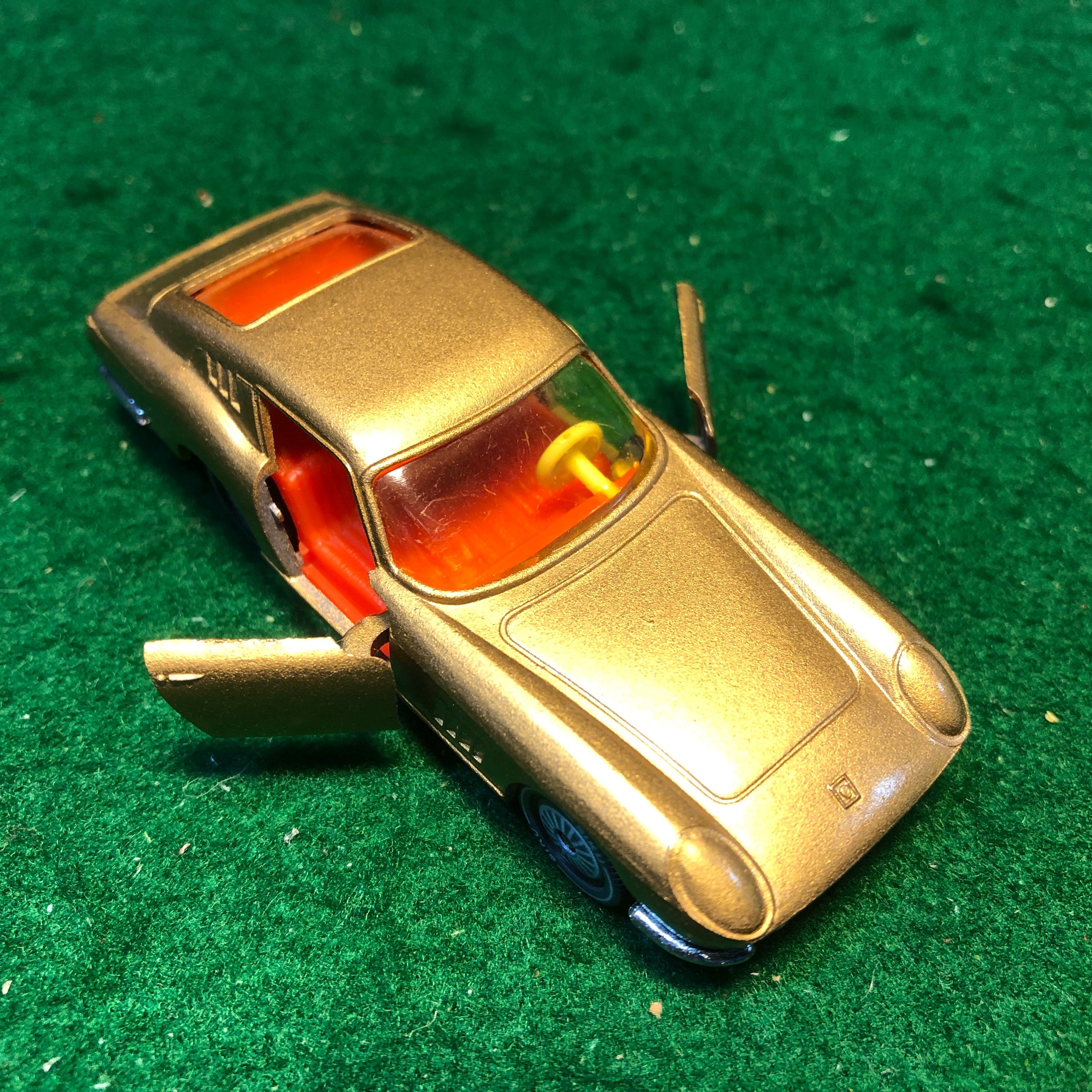 Ferrari 275 GTB/4 Gold by Siku 1:43 (1012)(No box) - Petrolicious