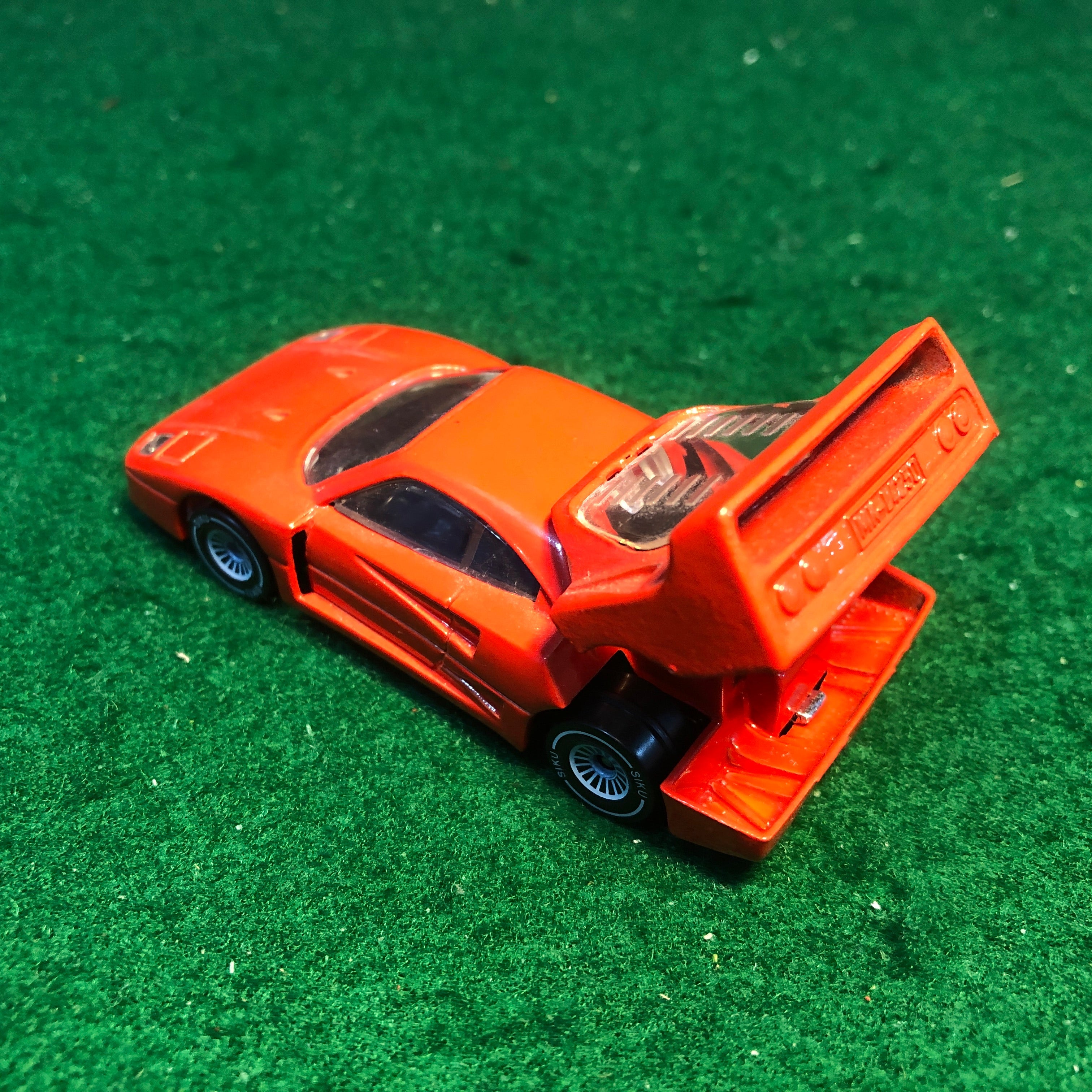 Ferrari F40 Red by Siku 1:55 (1075)(No box) - Petrolicious