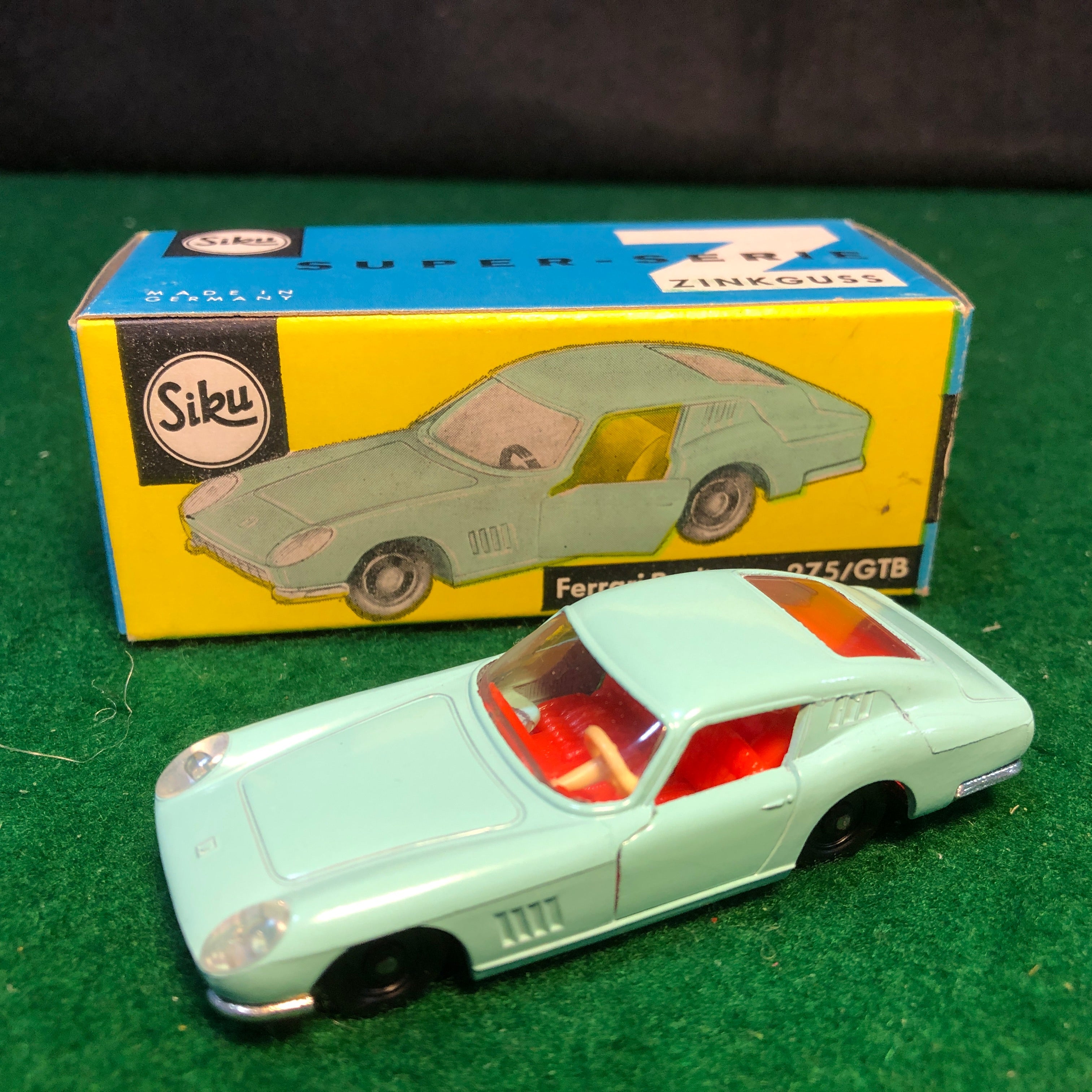 ミニカー Siku V 269 Ferrari Berlindtta 275/GTB Ferrari 275 GTB/4 Light Blue by Siku 1:43 (V269) - Default Title