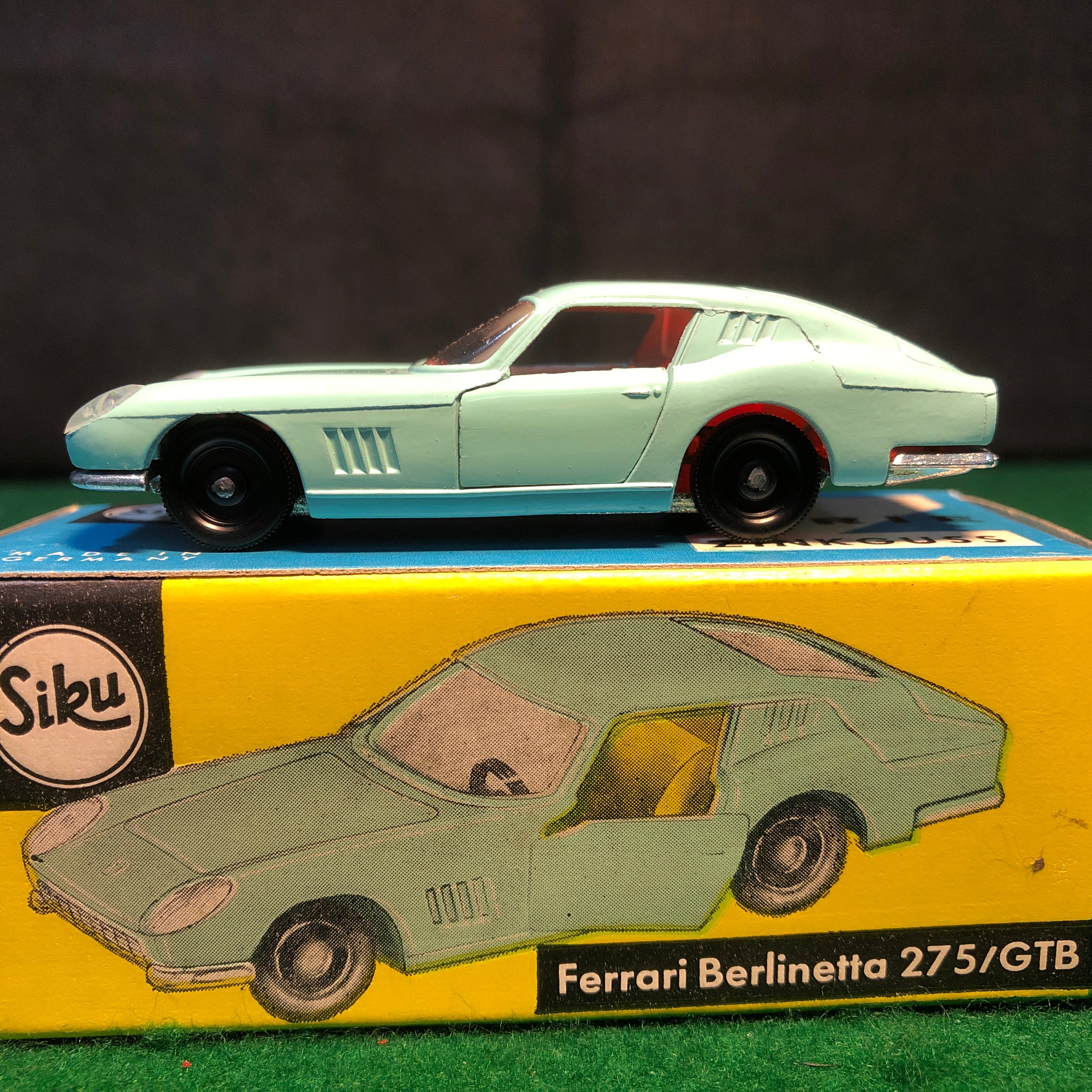 ミニカー Siku V 269 Ferrari Berlindtta 275/GTB Ferrari 275 GTB/4 Light Blue by Siku 1:43 (V269) - Default Title