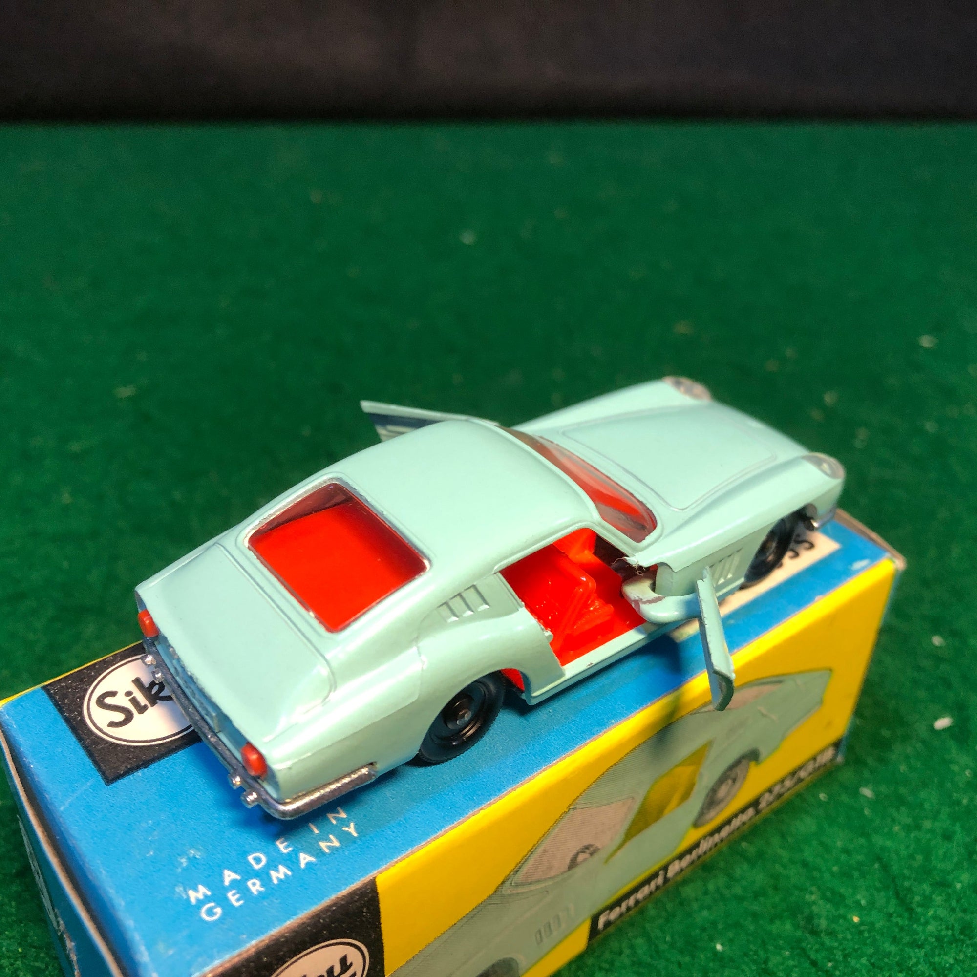 Ferrari 275 GTB/4 Light Blue by Siku 1:43 (V269)
